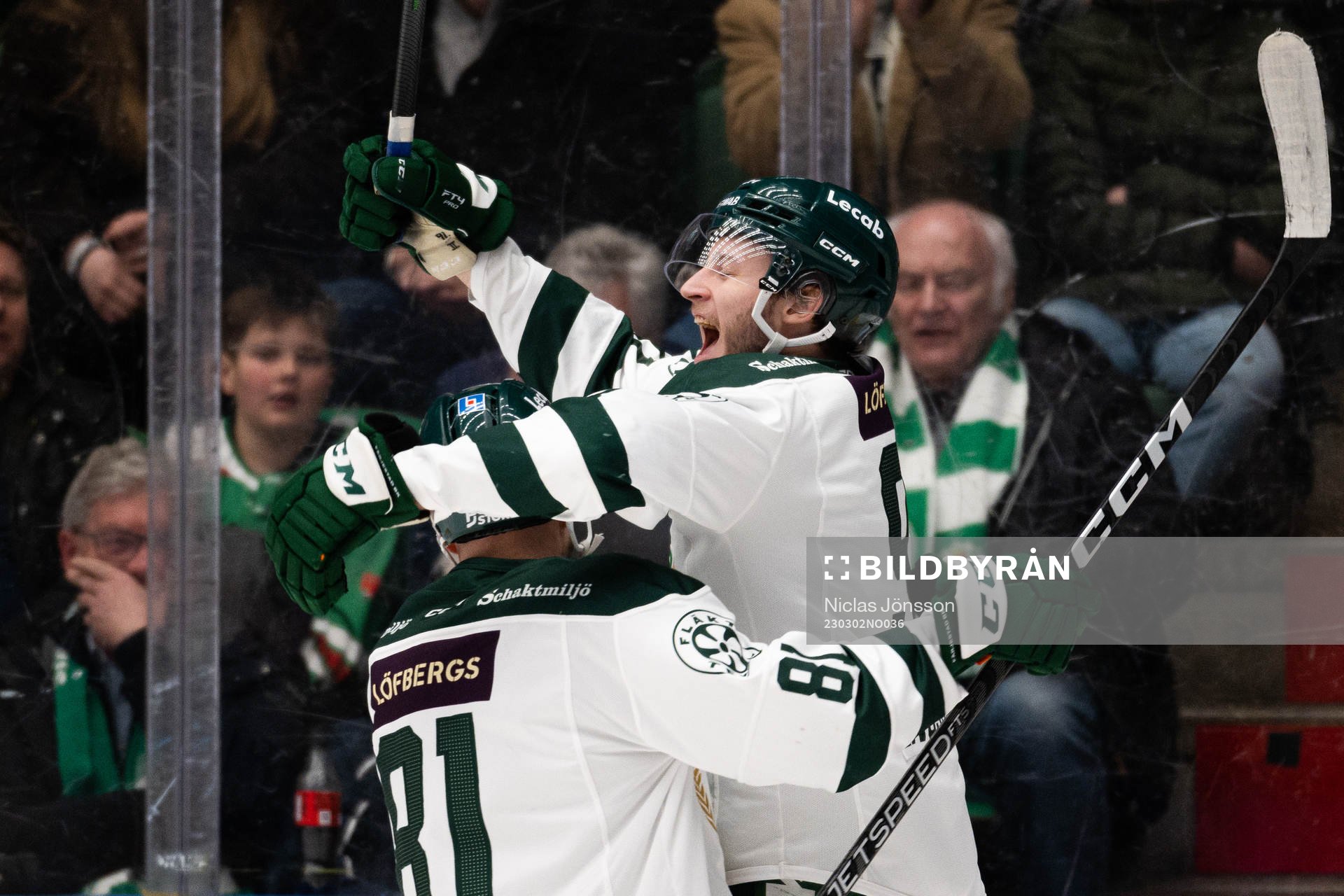 Färjestads Theodor Lennström och Eric Engstrand jublar