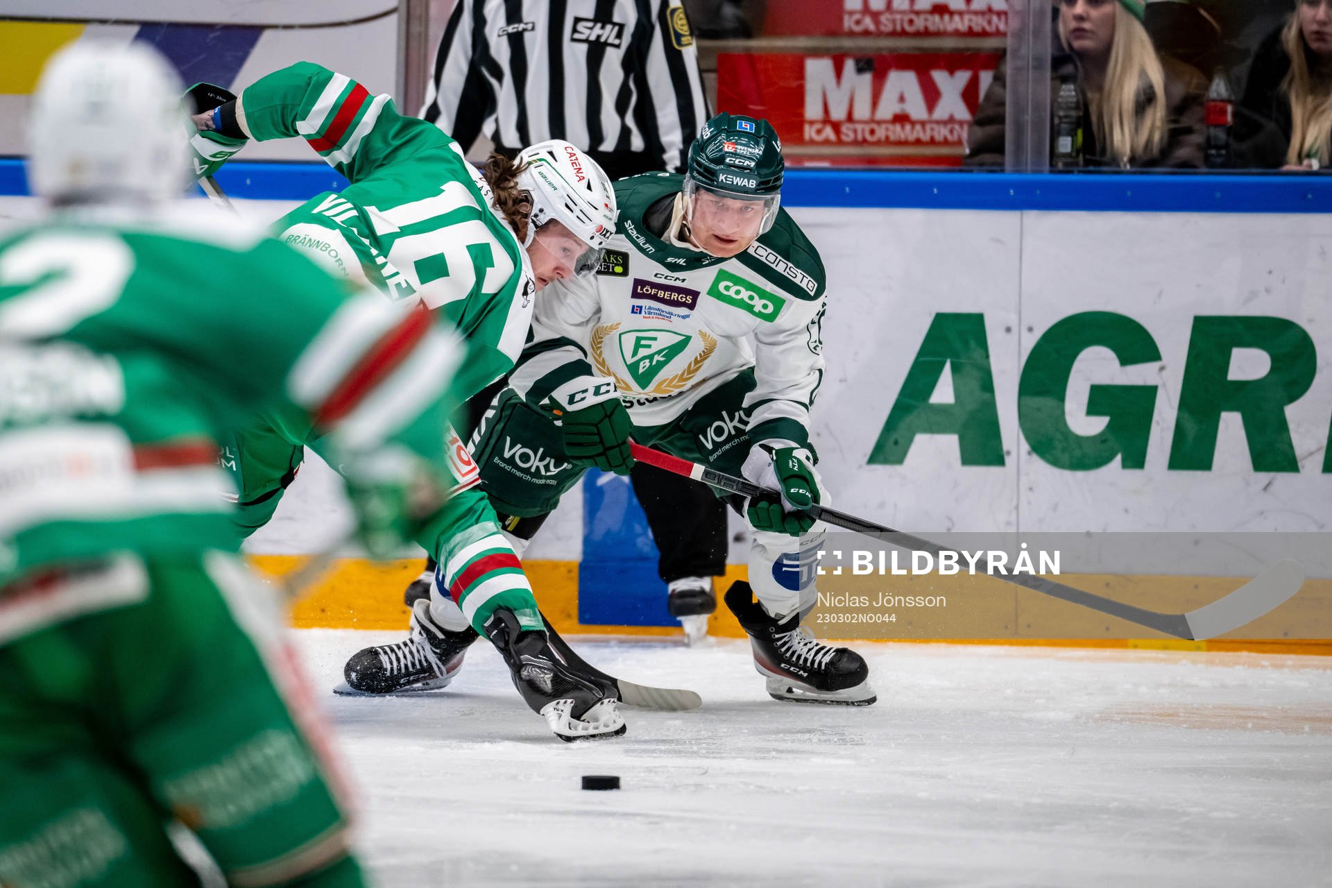 Rögles Valtteri Viljanen  och Färjestads Marcus Nilsson
