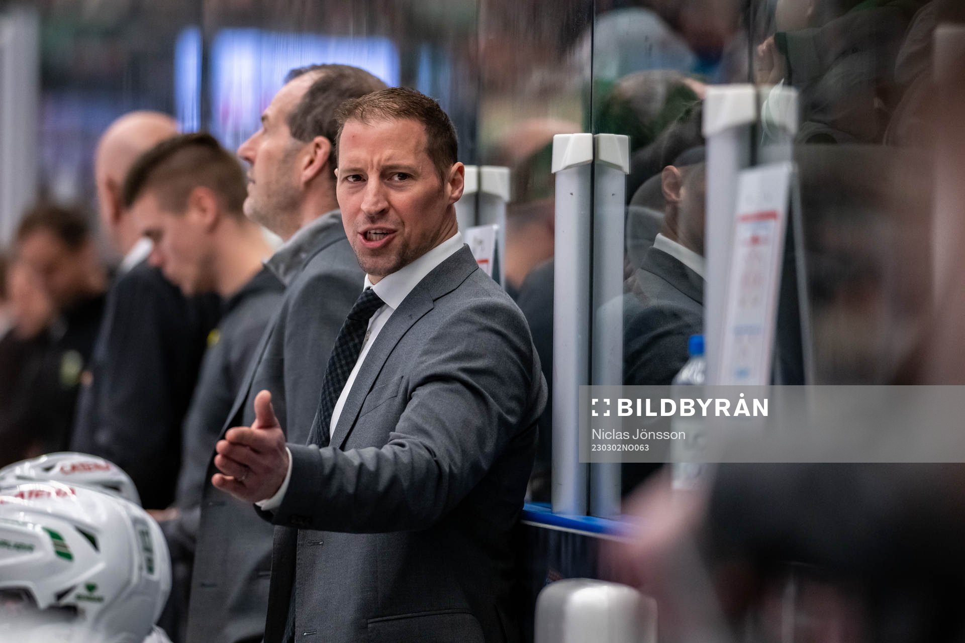 Rögles tränare Cam Abbott reagerar