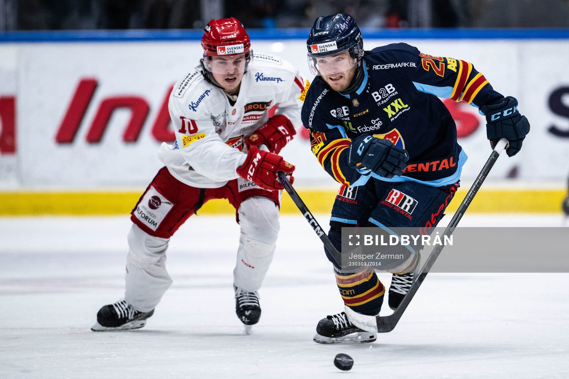 Almtunas Oliver Kandergård och Djurgårdens Emil Berglund