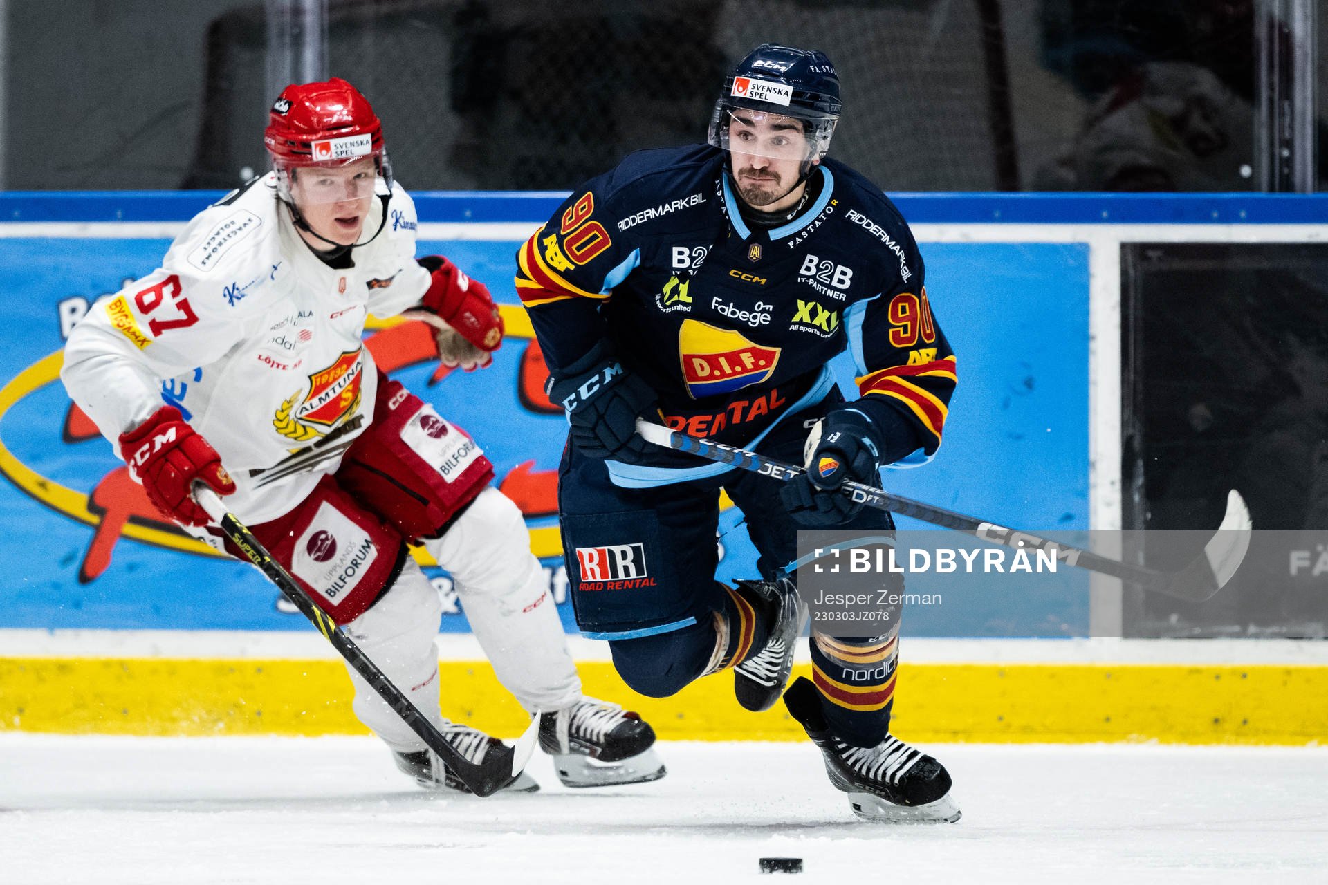 Almtunas Jesper Norbäck och Djurgårdens Kevin Karlsson