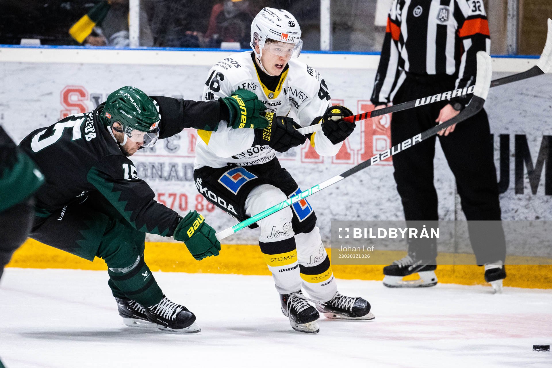 Björklövens Mattias Nörstebö och. Västerås Liam Dower