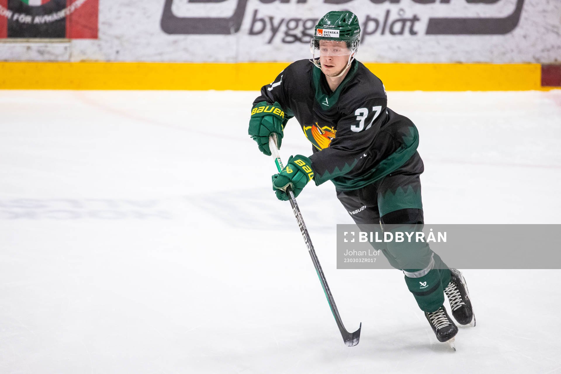 Björklövens Jacob Andersson innan ishockeymatchen i