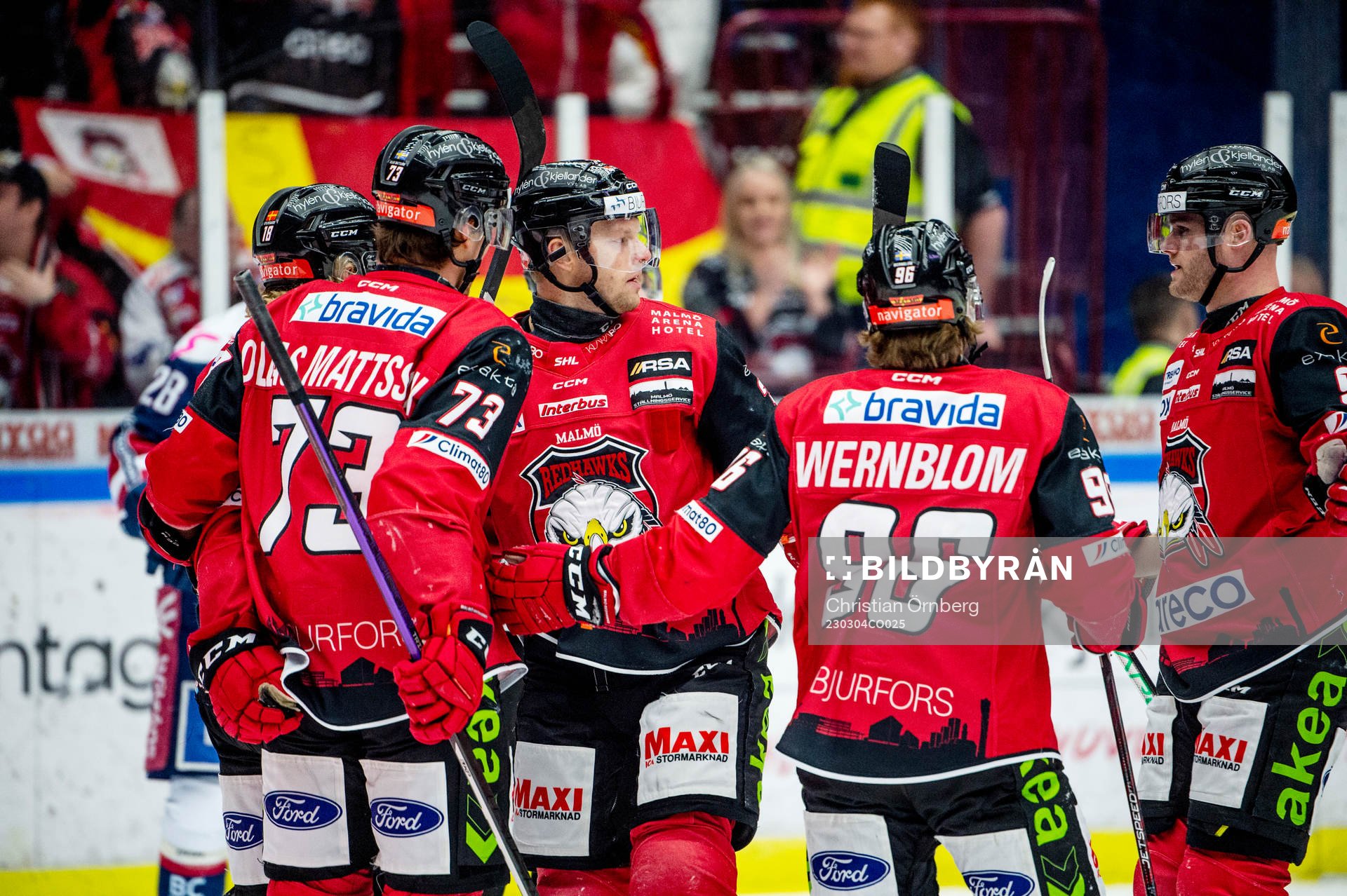 Malmö Redhawks Carl Söderberg jublar med lagkamraterna