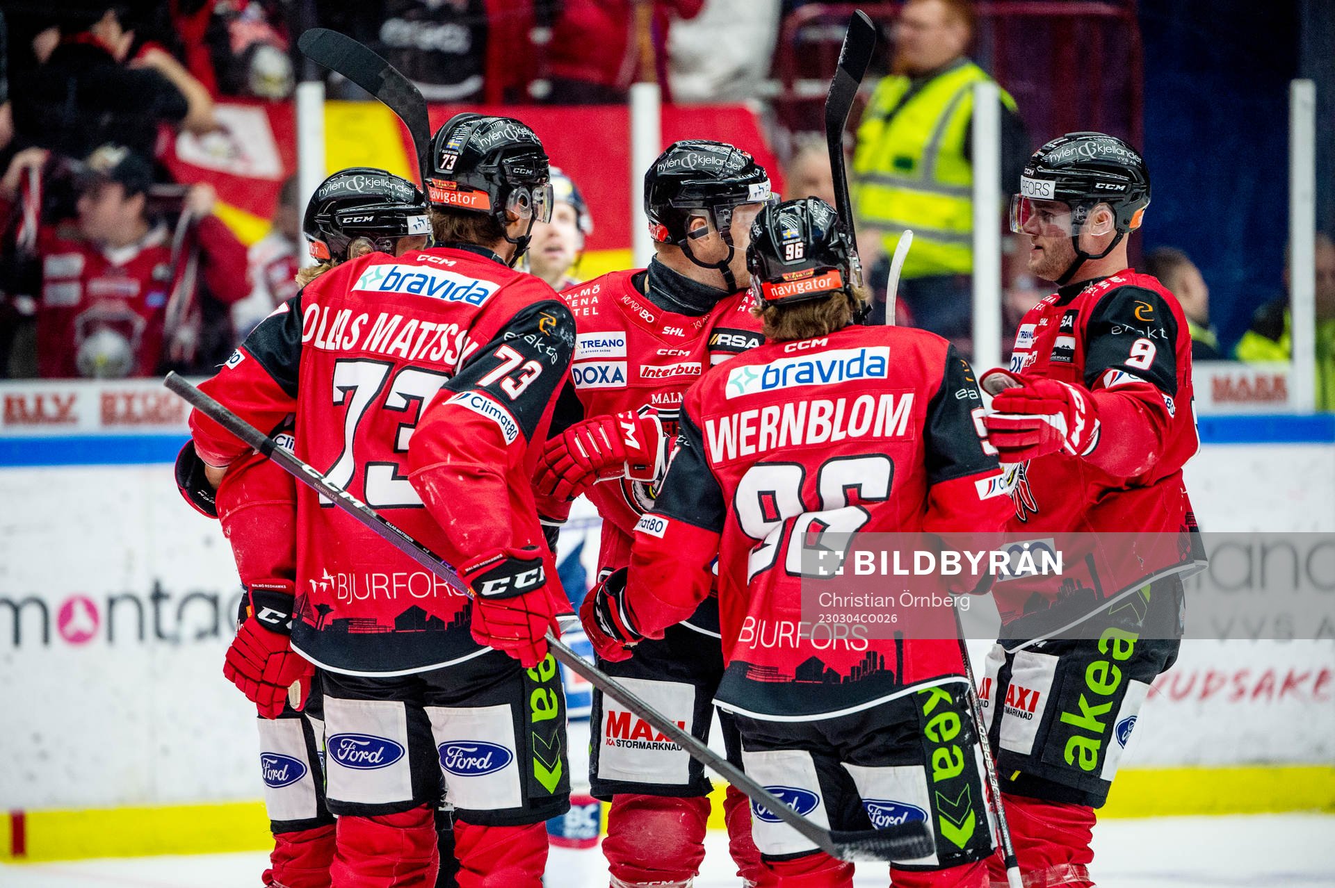 Malmö Redhawks Carl Söderberg jublar med lagkamraterna