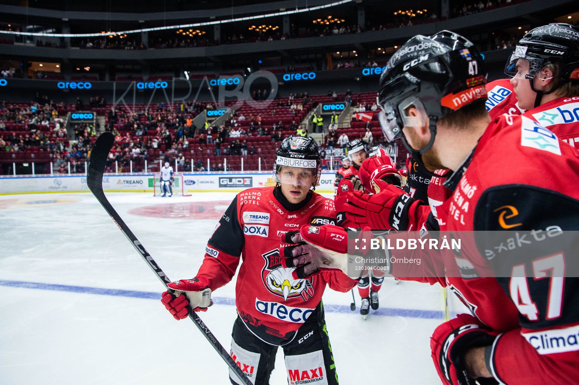 Malmö Redhawks Marcus Sylvegård jublar med Joakim Ryan