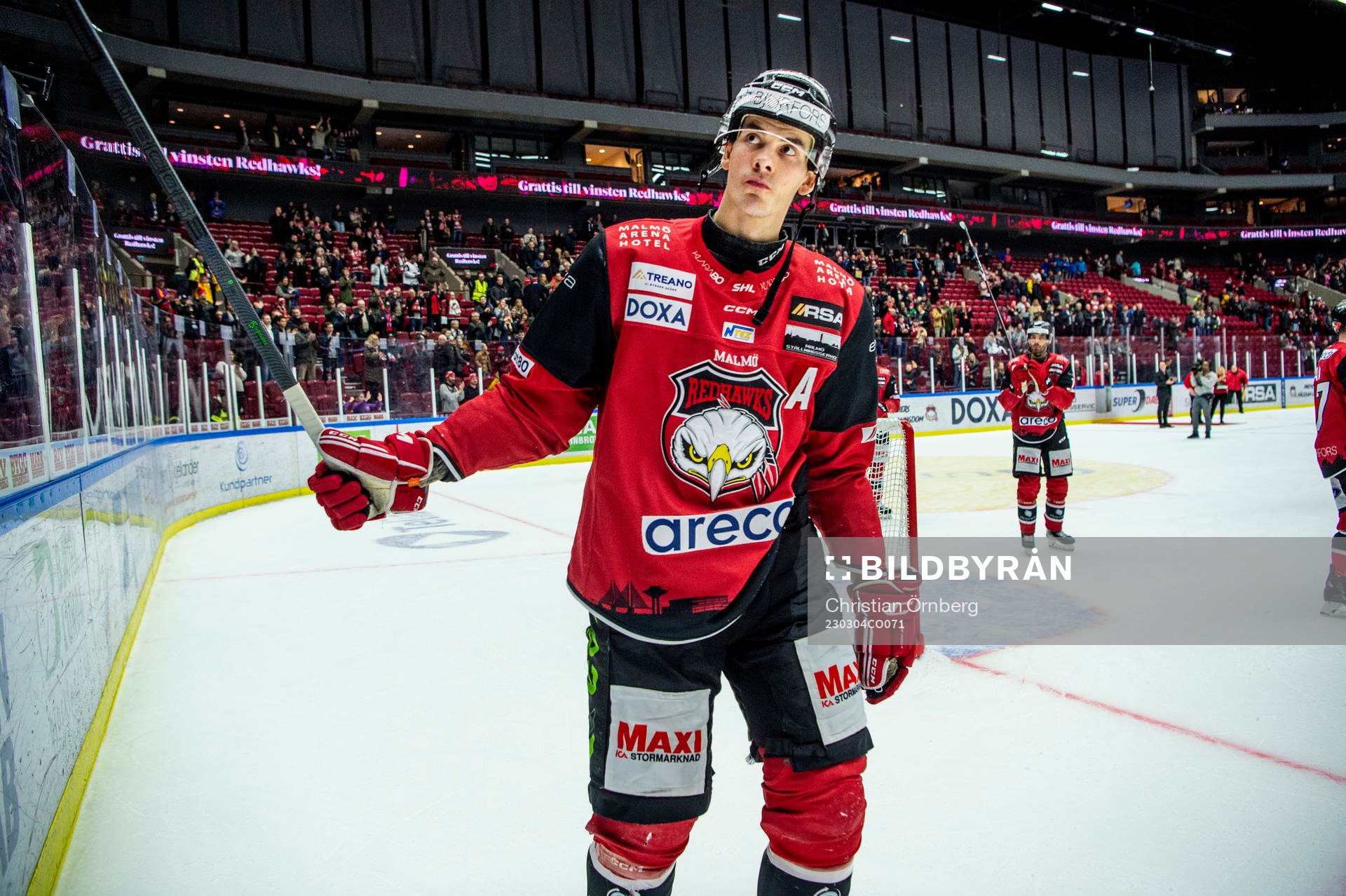Malmö Redhawks Oliver Lauridsen jublar med lagkamraterna