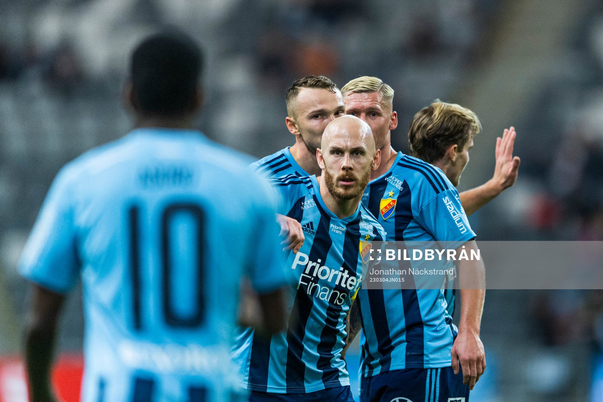 Djurgårdens Magnus Eriksson jublar med lagkamrater