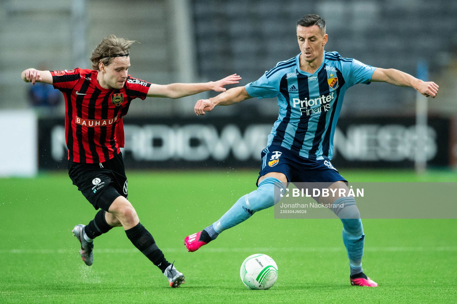 Brommapojkarnas Oscar Pettersson och Djurgårdens Haris