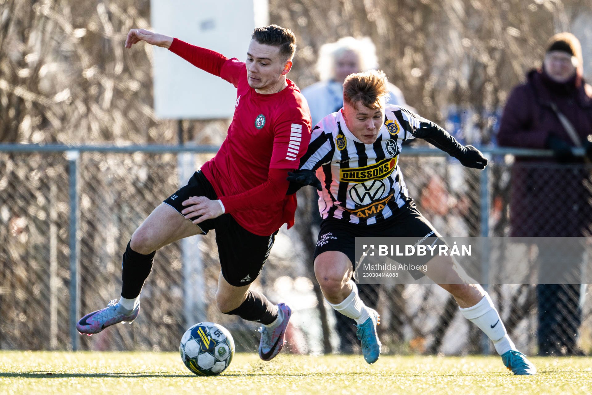 Örebros Jake Larsson och Landskronas Vincent Sundberg