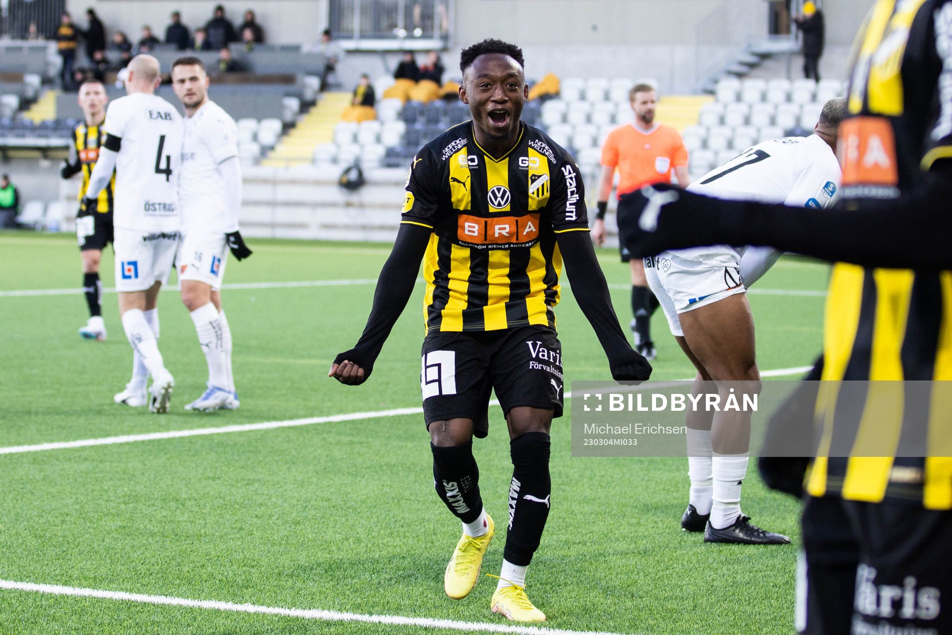 Häckens Benie Adama Traore jublar