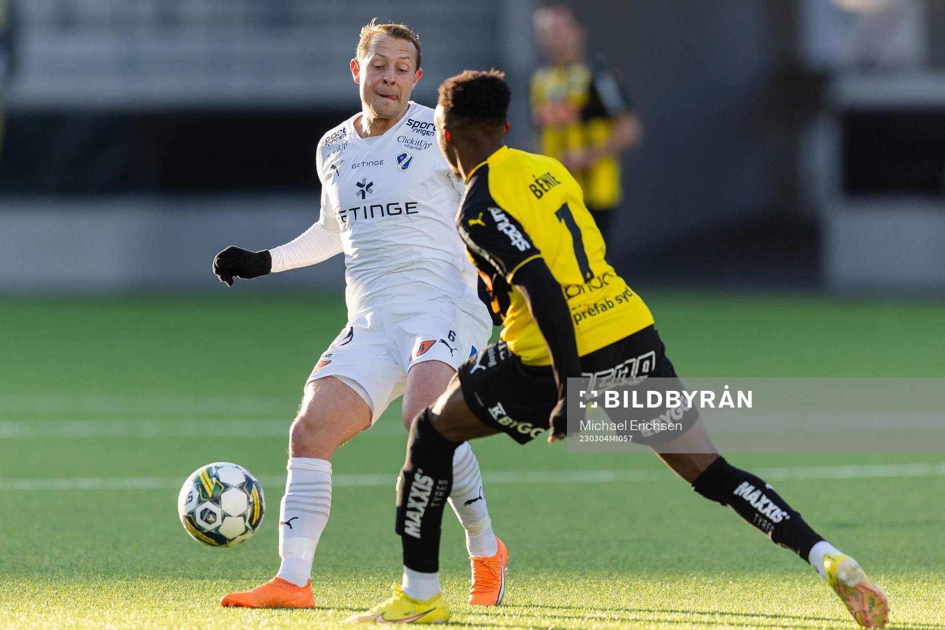 Halmstads Joel Allansson och Häckens Benie Adama Traore