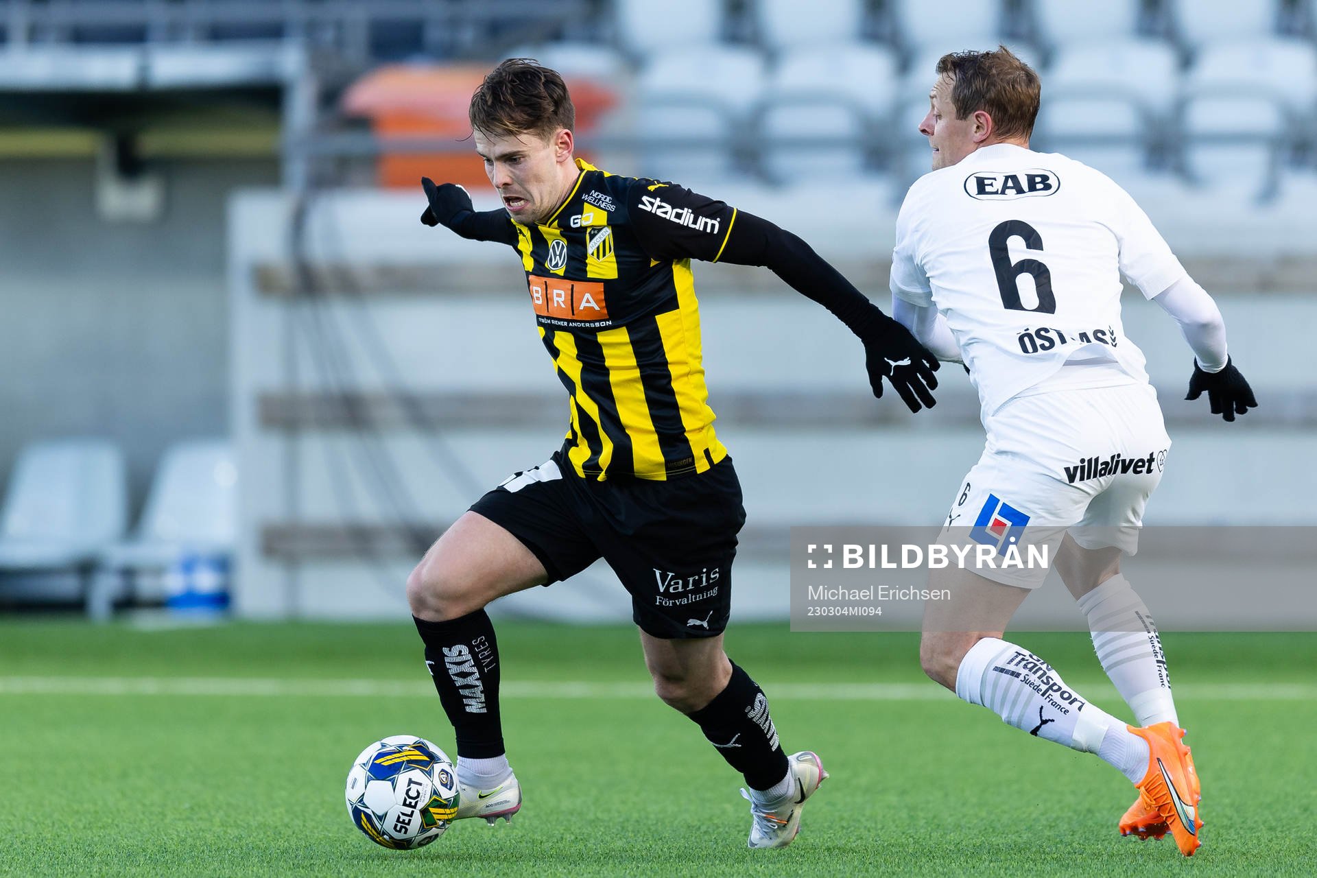 Häckens Lars Olden Larsen och Halmstads Joel Allansson