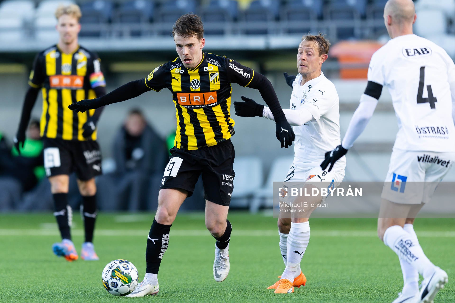 Häckens Lars Olden Larsen och Halmstads Joel Allansson