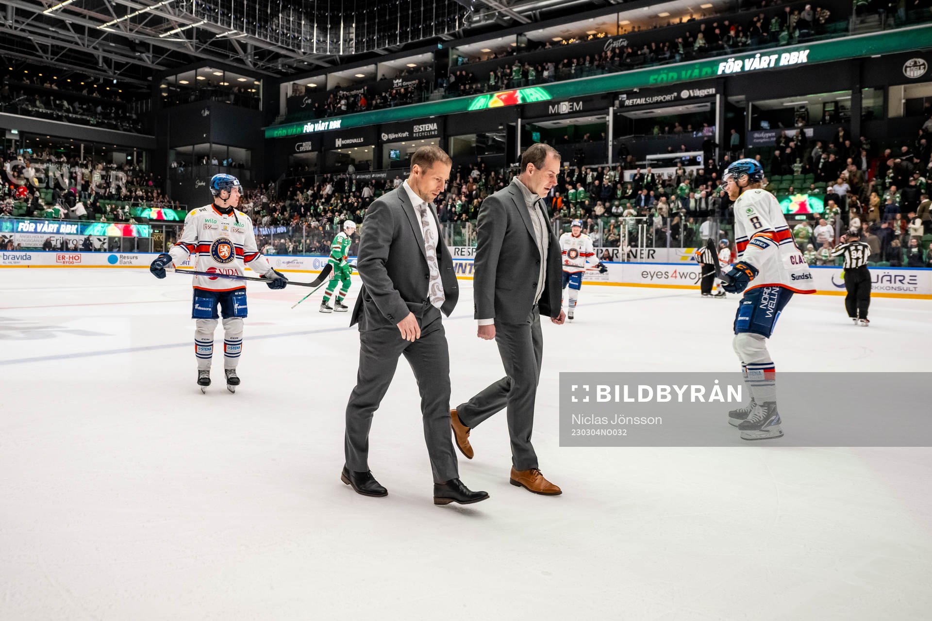 Rögles tränare Cam Abbott och assisterande tränare Janne