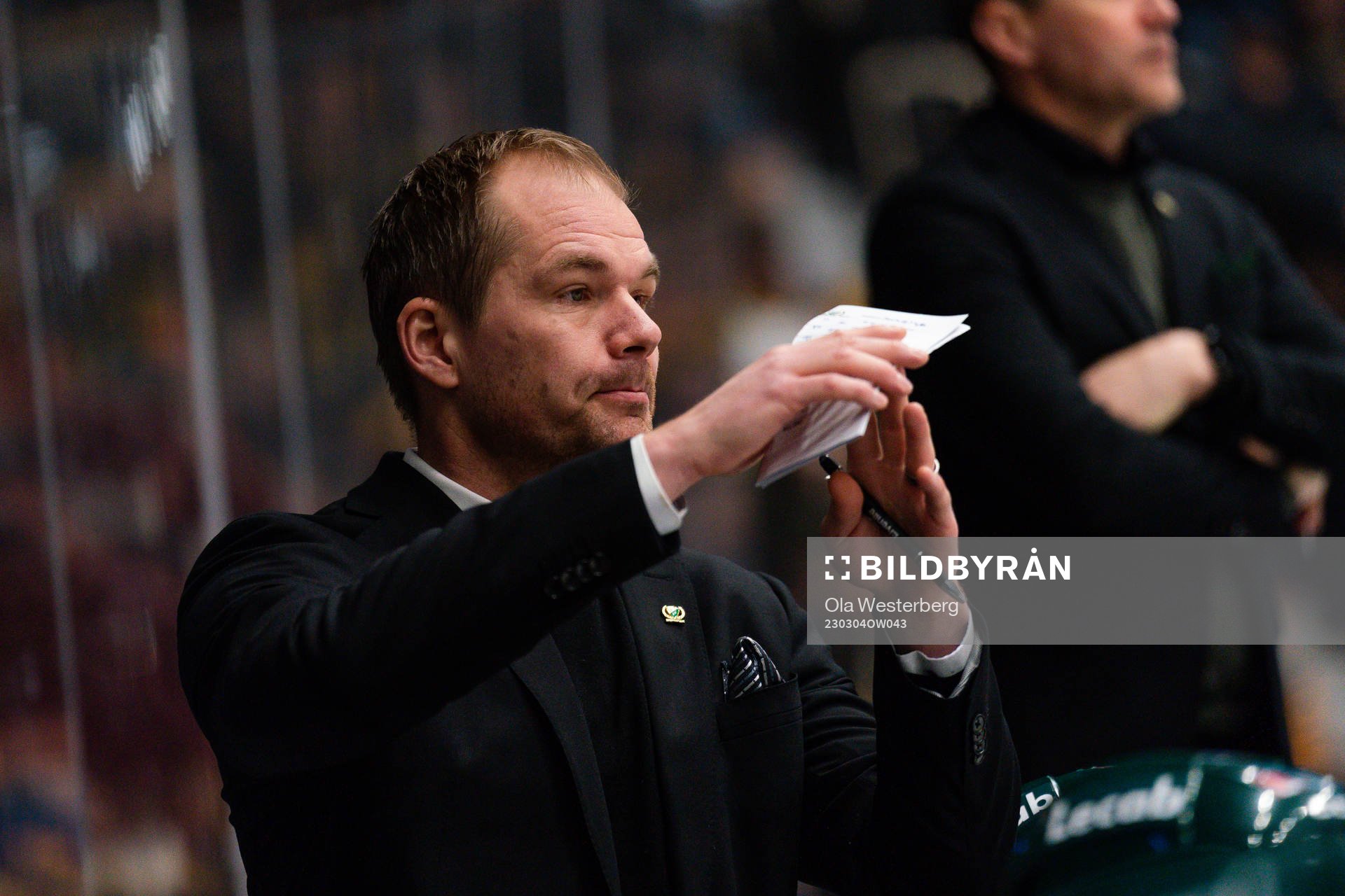 Färjestads huvudtränare Tomas Mitell tar timeout