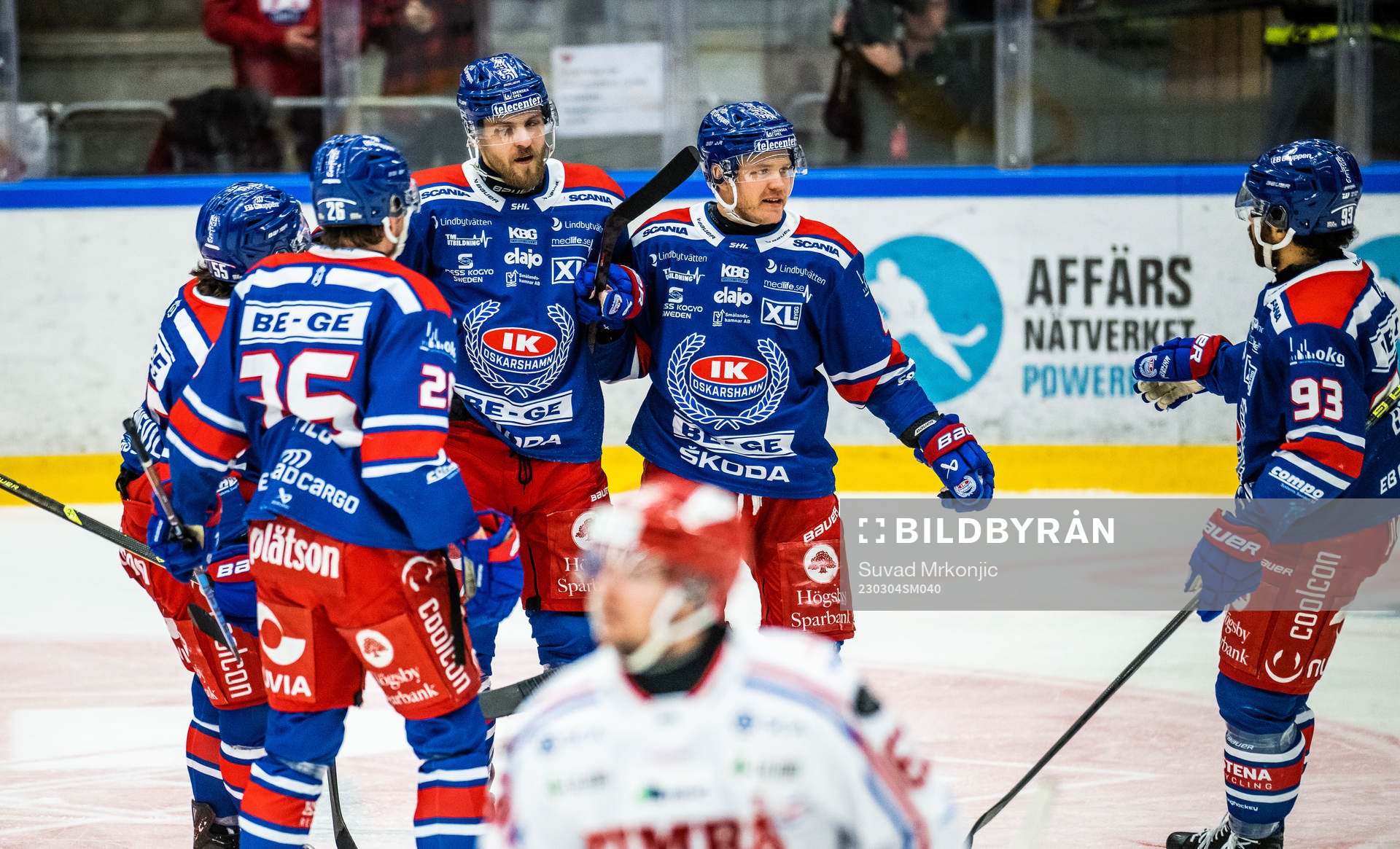 Oskarshamns Johan Johnsson jublar med lagkamrater