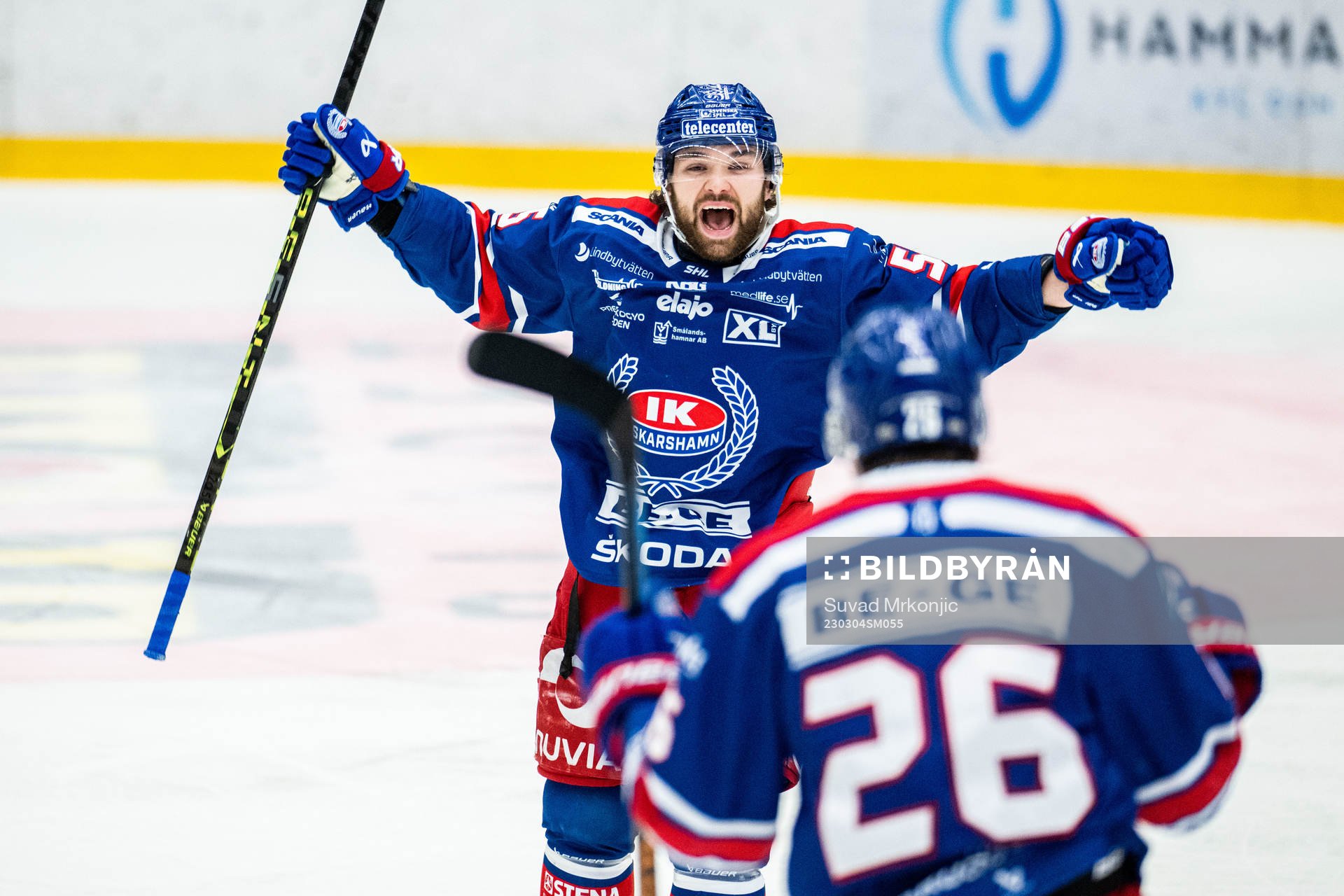 Oskarshamns David Quenneville jublar med Lukas Pilö