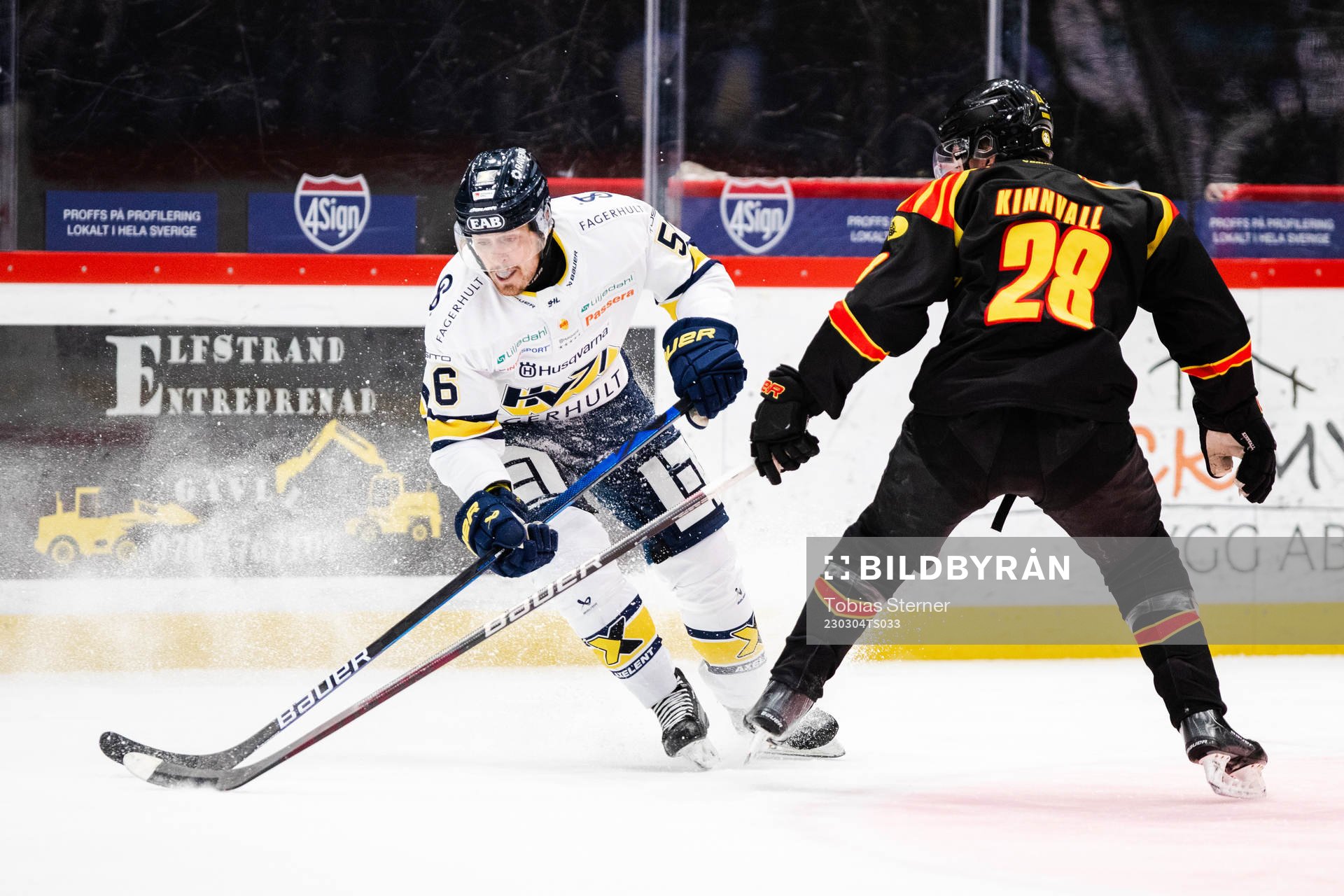 HV71s Fredrik Forsberg och Brynäs Johannes Kinnvall