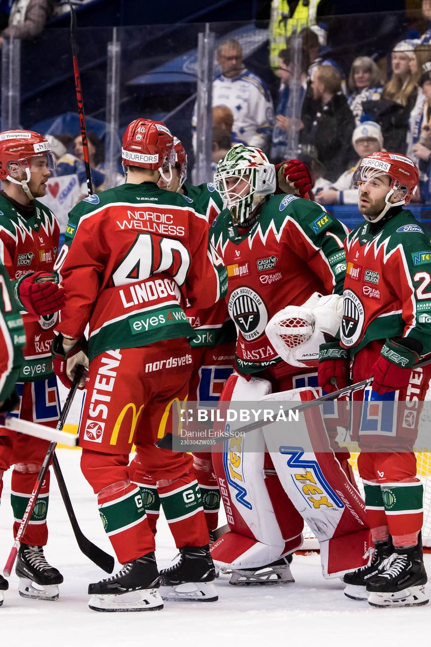 Frölundas spelarna jublar