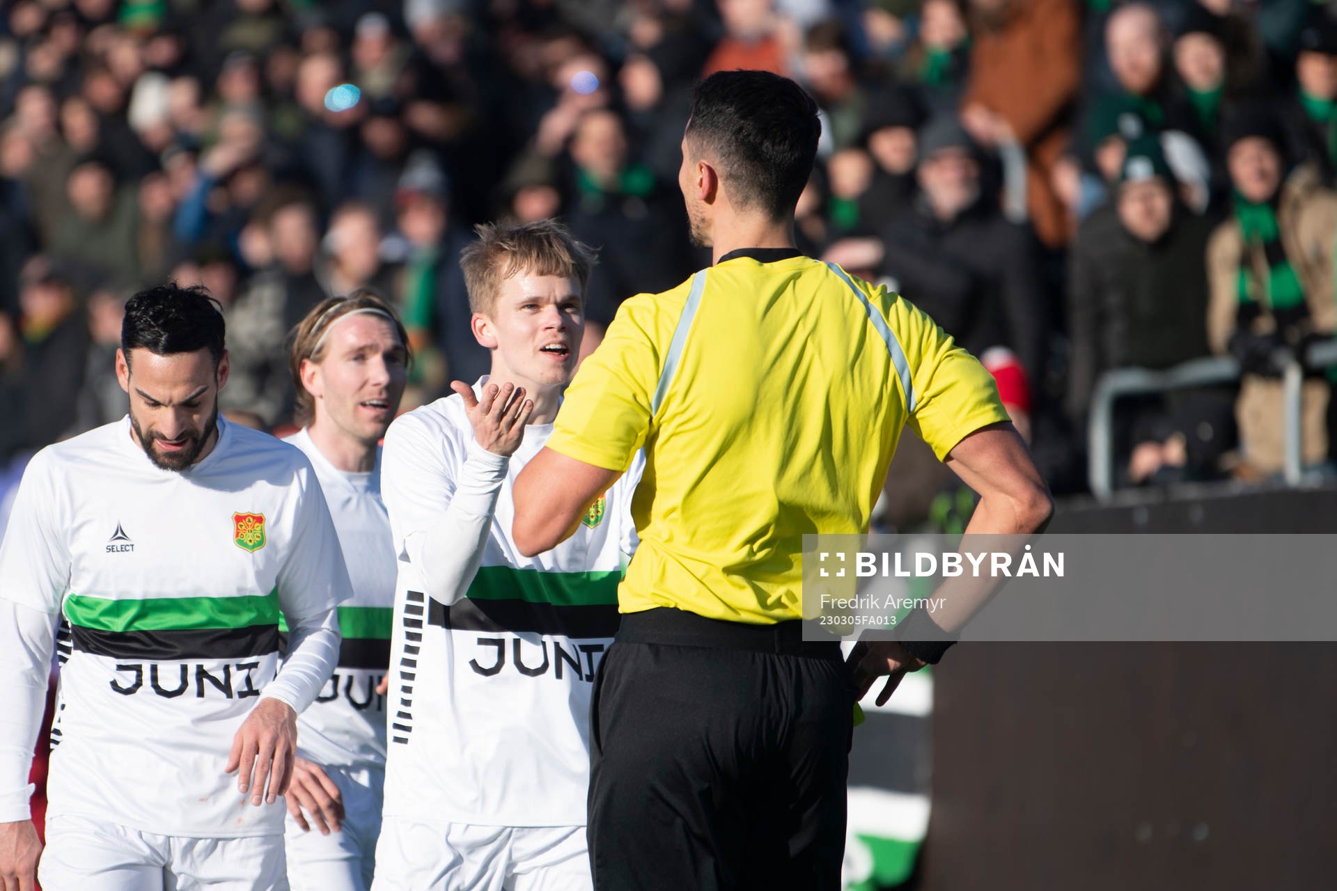 GAIS Viktor Alexandersson reagerar på Domare Adi Agnoavic