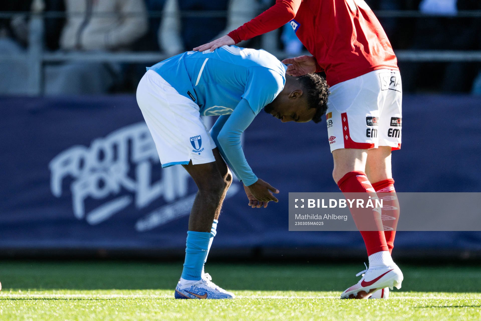 Malmö FFs Taha Ali har ont