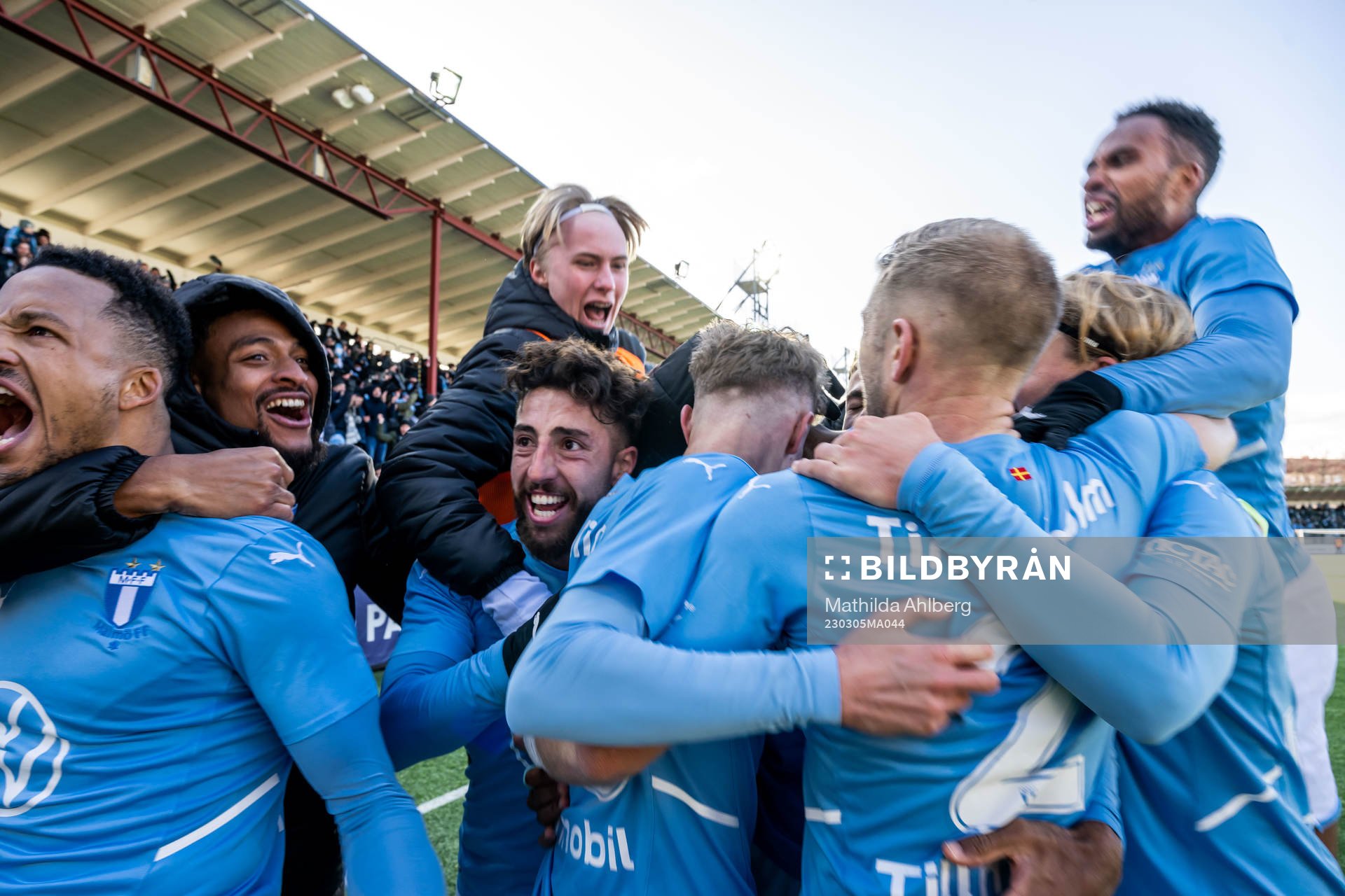 Malmö FFs spelare  jublar