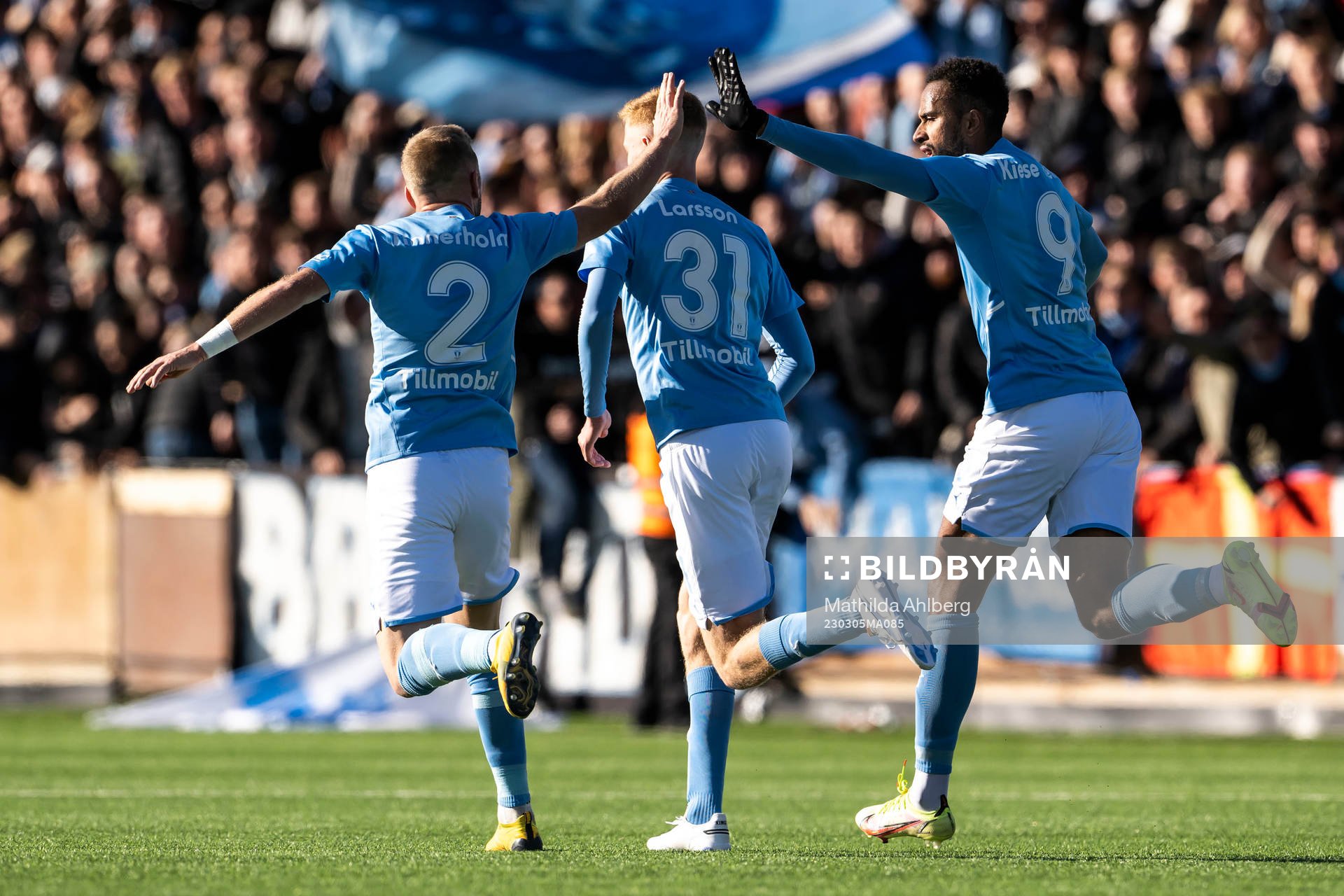 Malmö FFs Anton Tinnerholm och Isaac Kiese Thelin jublar