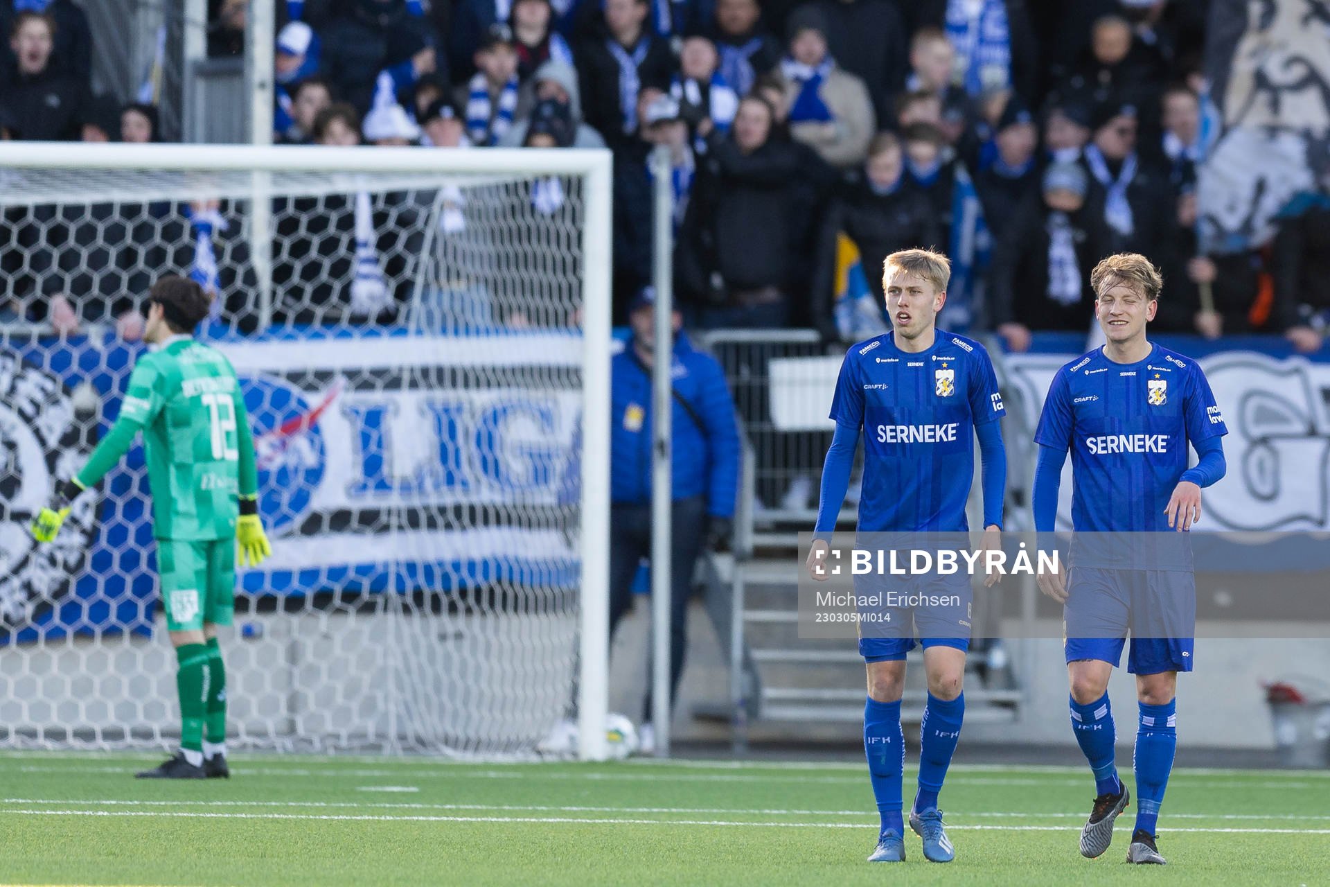 IFK Göteborgs Elias Hagen och Sebastian Hausner deppar