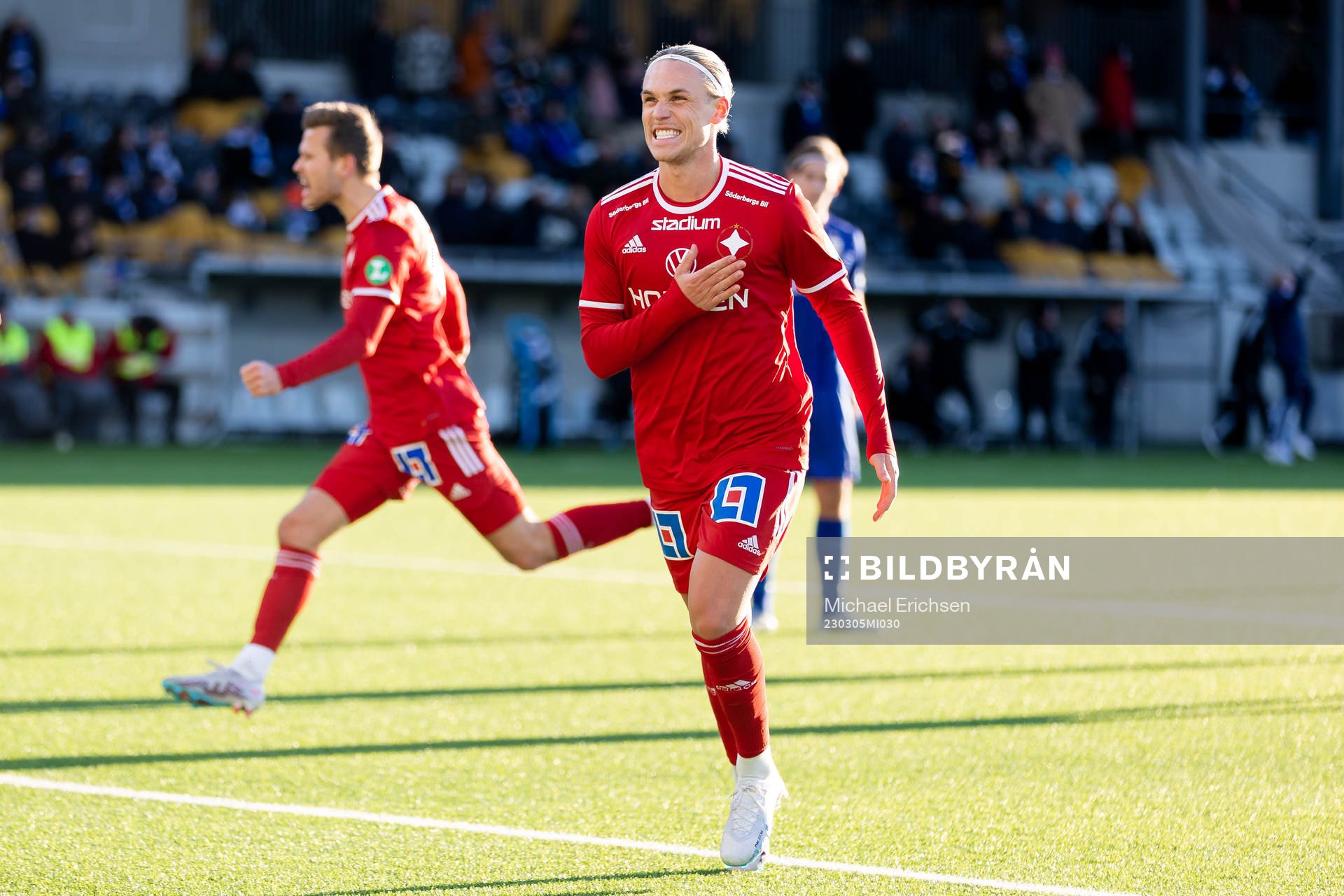 IFK Norrköpings Arnor Sigurdsson jublar