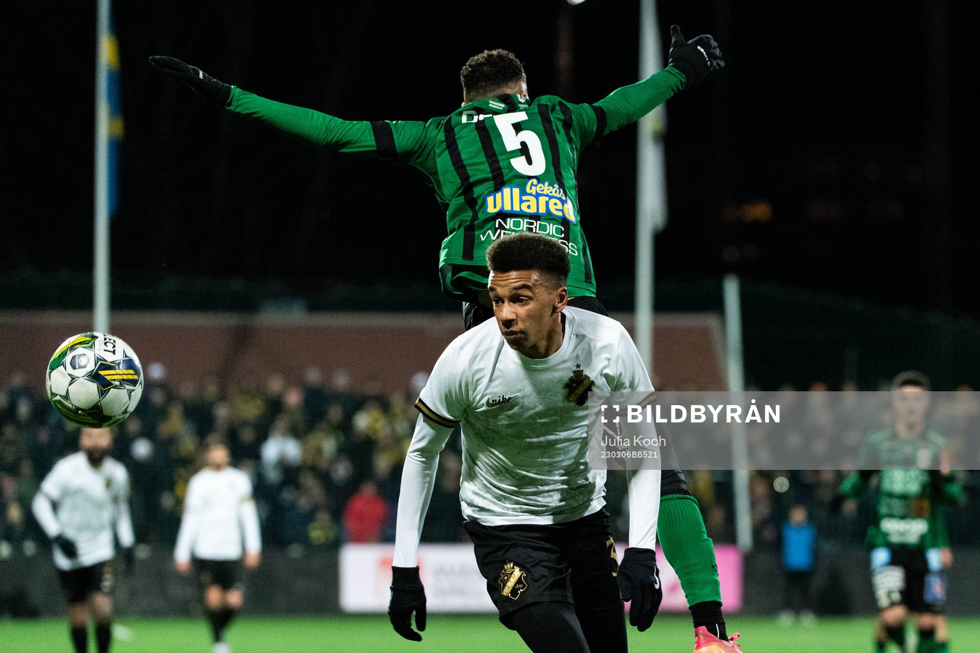 AIKs Rui Modesto och Varbergs Vinicius Nogueira de Oliveira