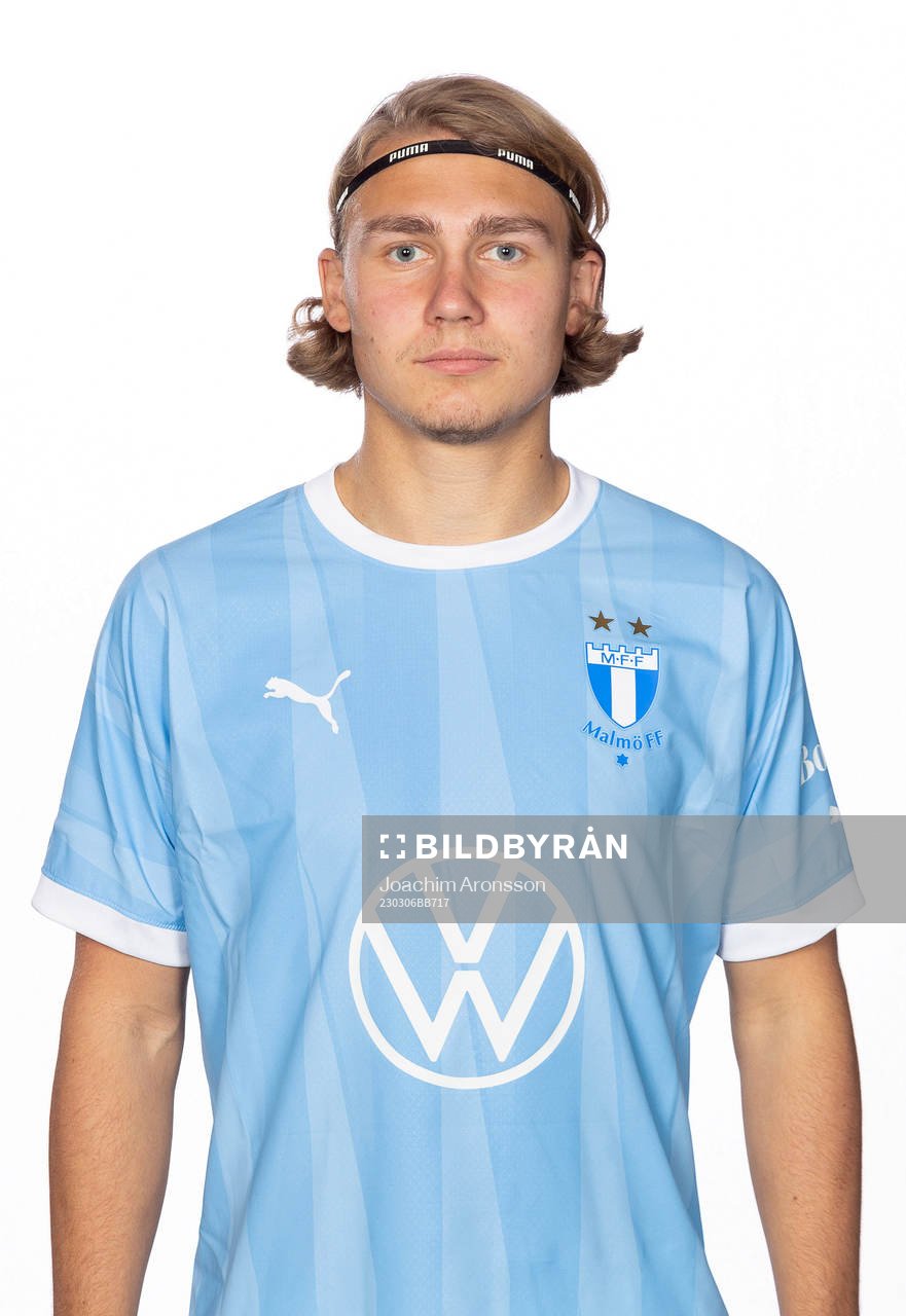 Malmös Sebastian Nanasi poserar för ett porträtt den 6 mars 2023 i Malmö.