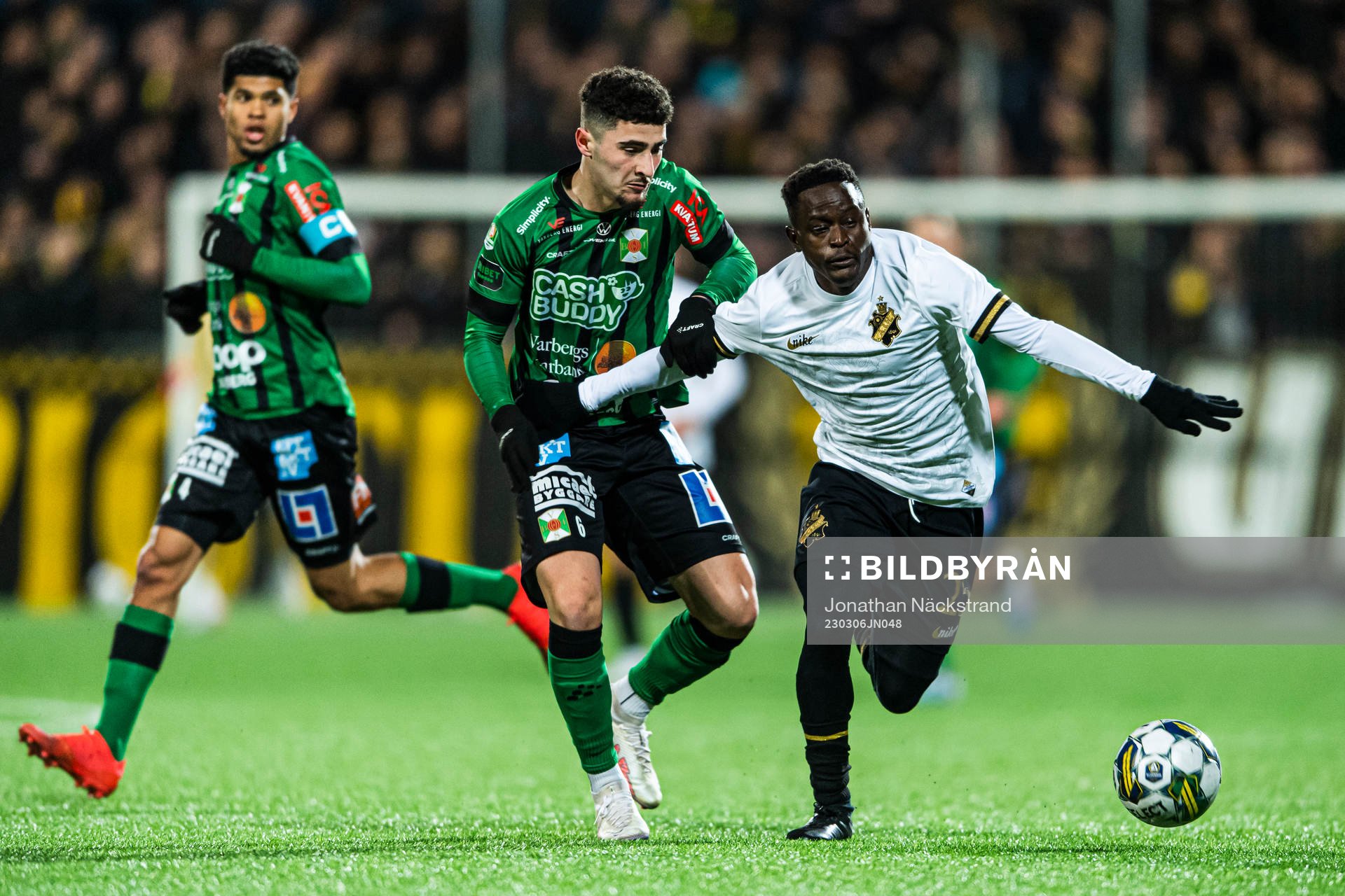 AIKs Erick Otieno och Varbergs Ismet Lushaku