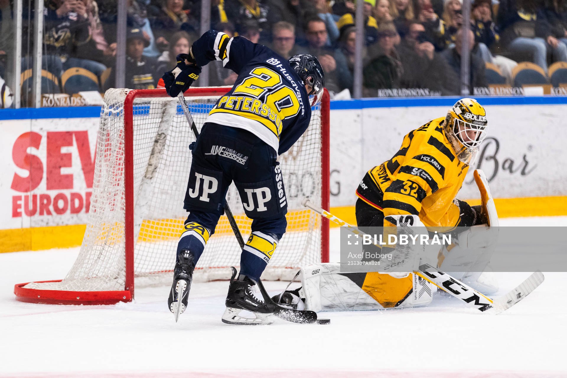 HV71s André Petersson gör mål i straff på Skellefteås