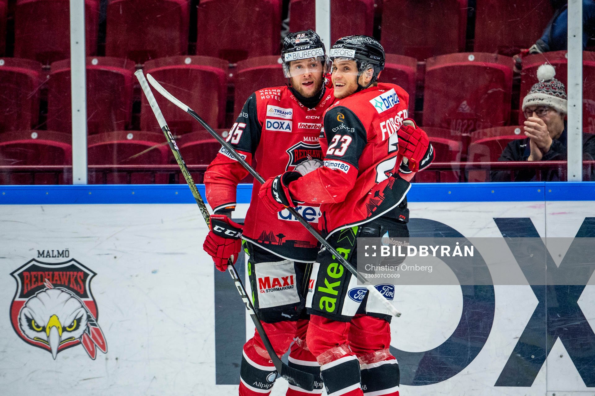 Malmö Redhawks Christoffer Forsberg jublar