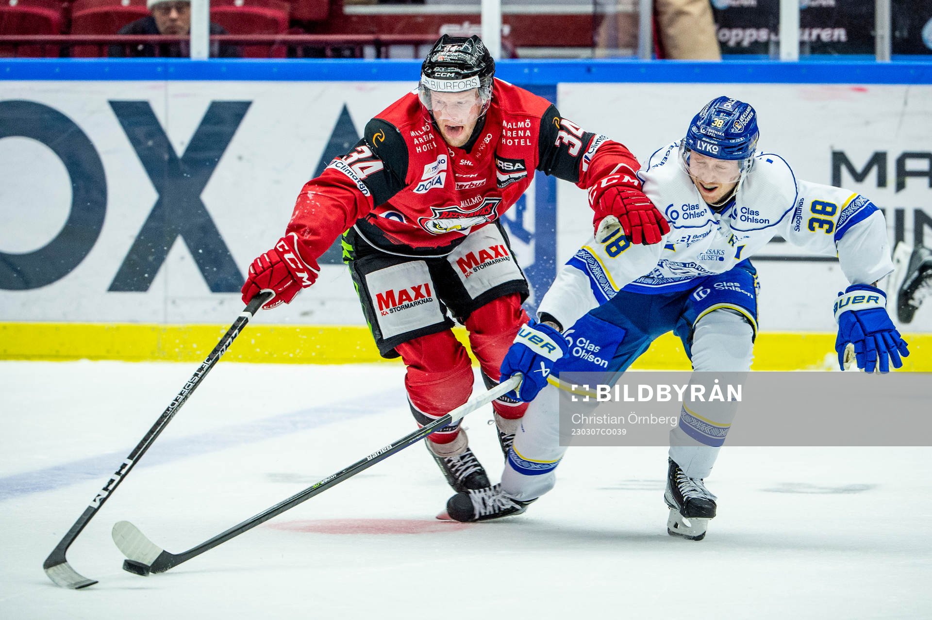 Malmö Redhawks Carl Söderberg mot Leksands Olle Alsing