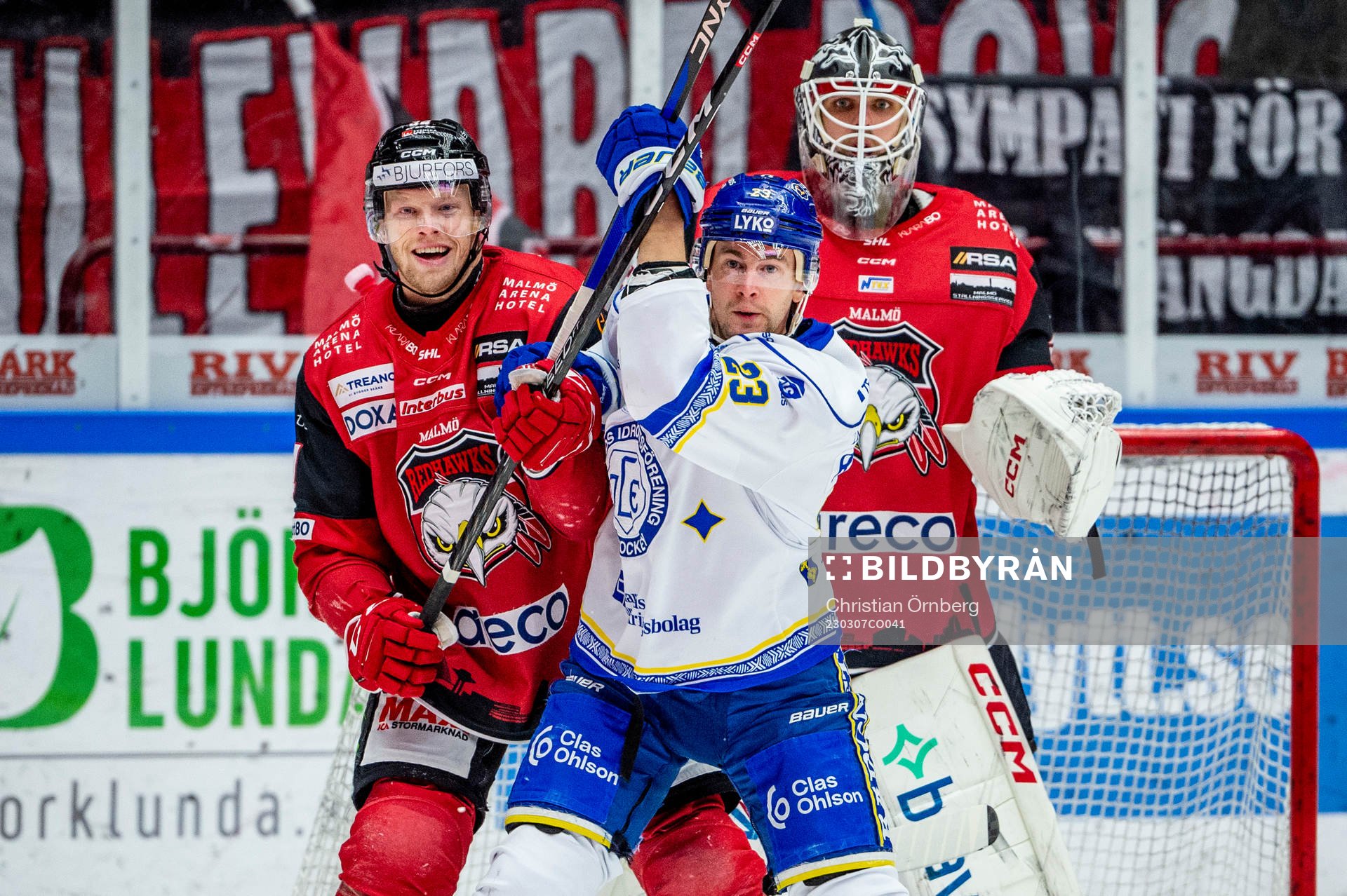 Malmö Redhawks Carl Söderberg och målvakt Adam Werner