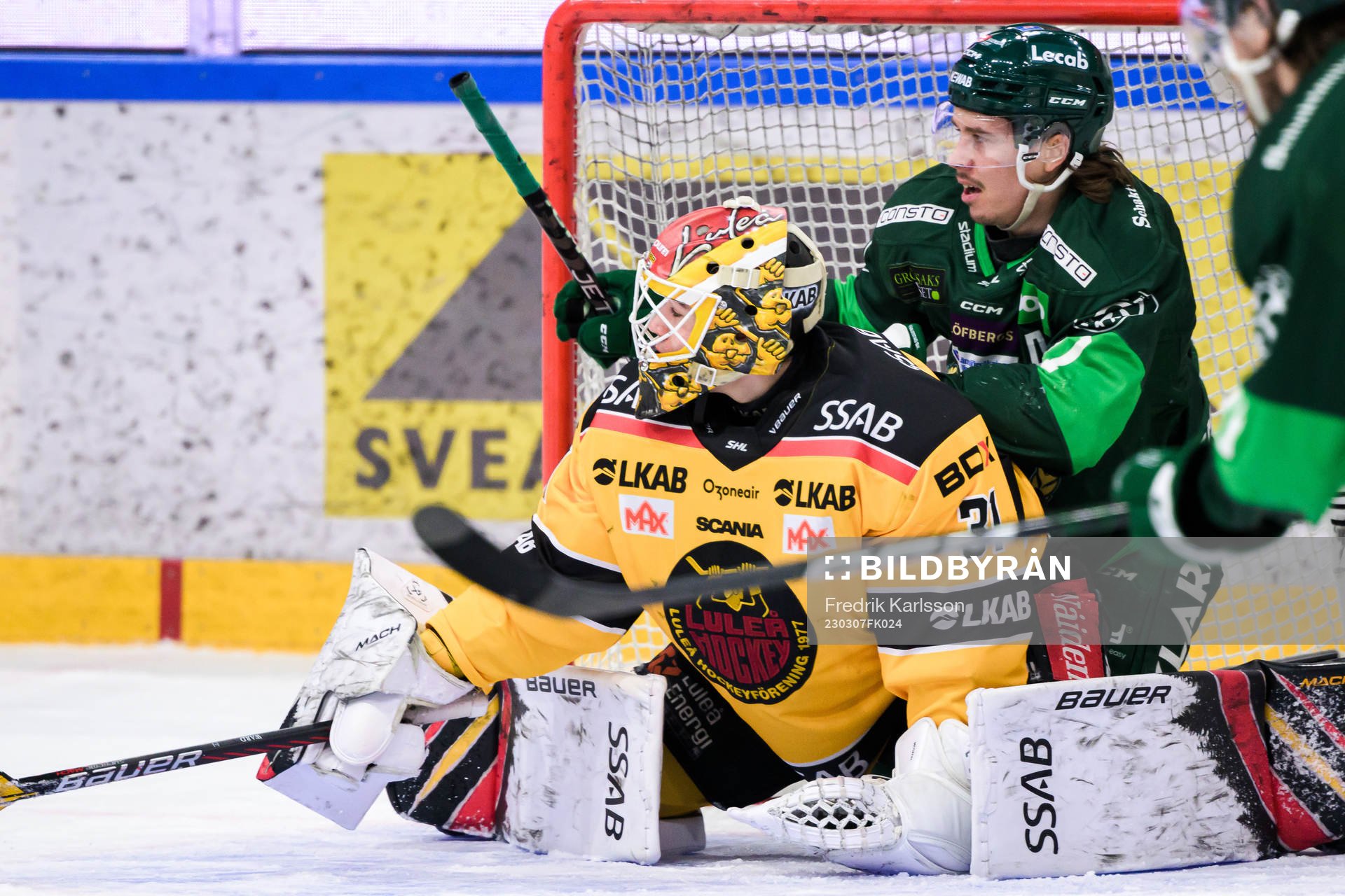 Färjestads Joakim Nygård och Luleås målvakt Matteus Ward