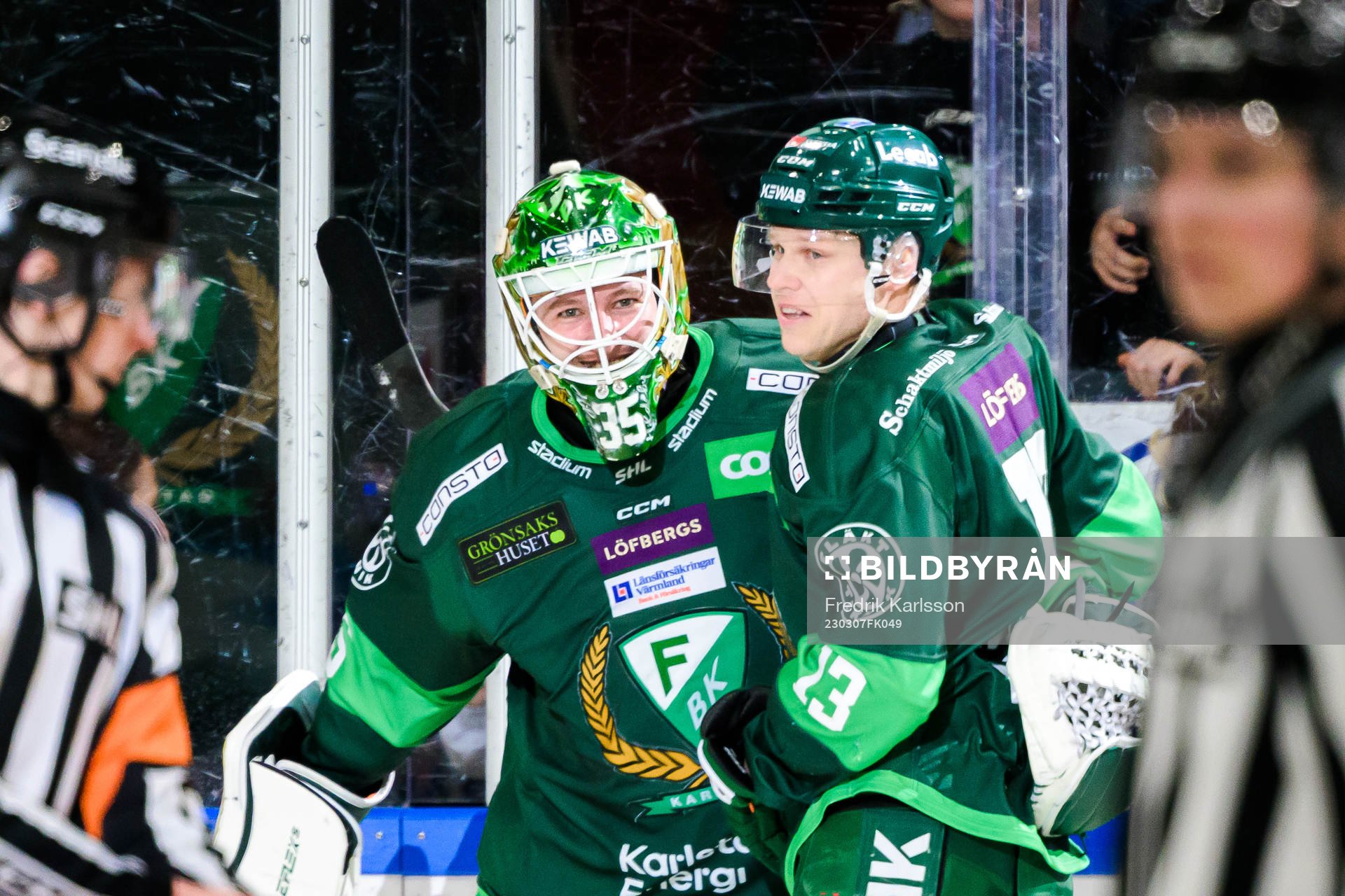 Färjestads målvakt Dennis Hildeby och Daniel Viksten