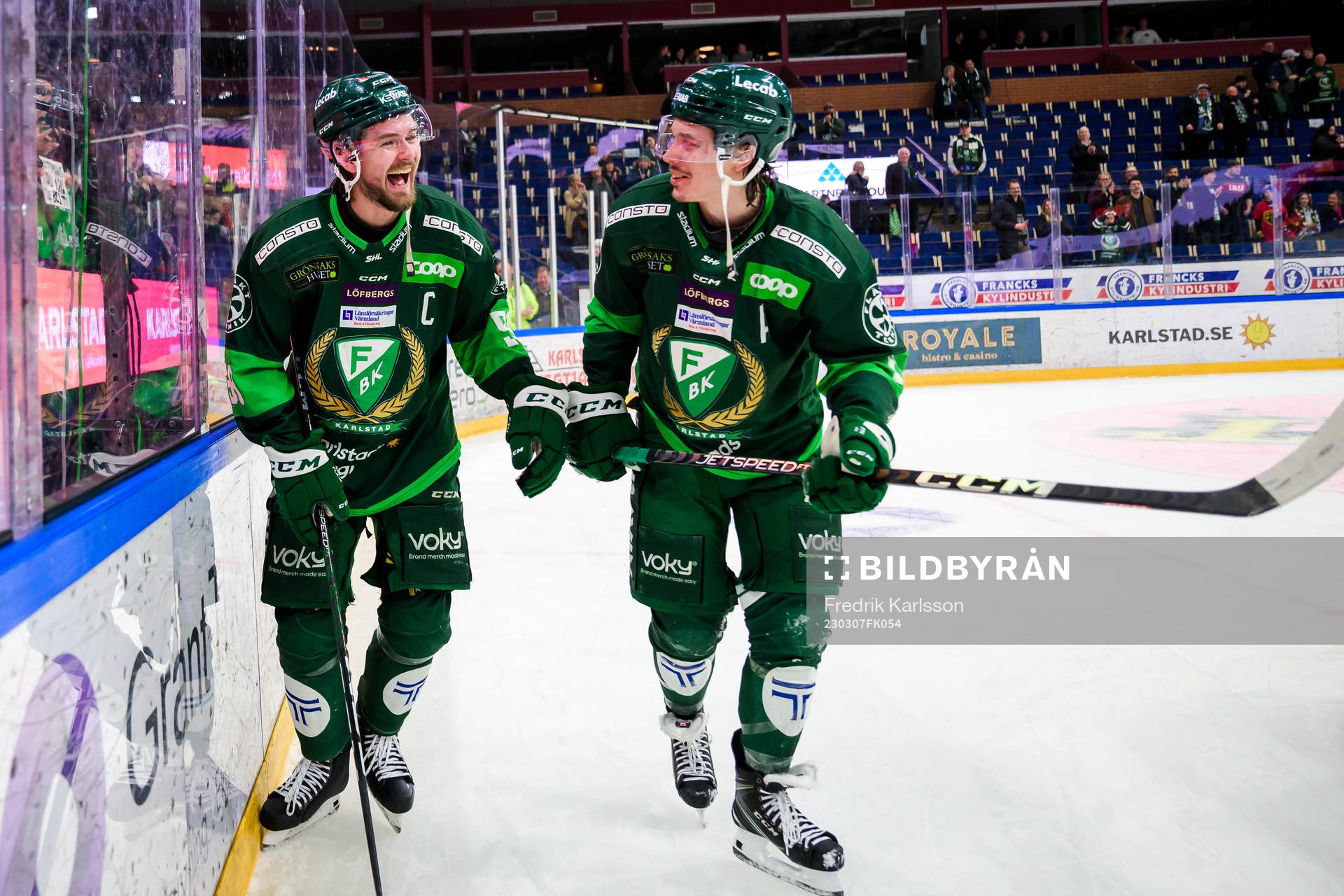 Färjestads Linus Johansson och Joakim Nygård jublar