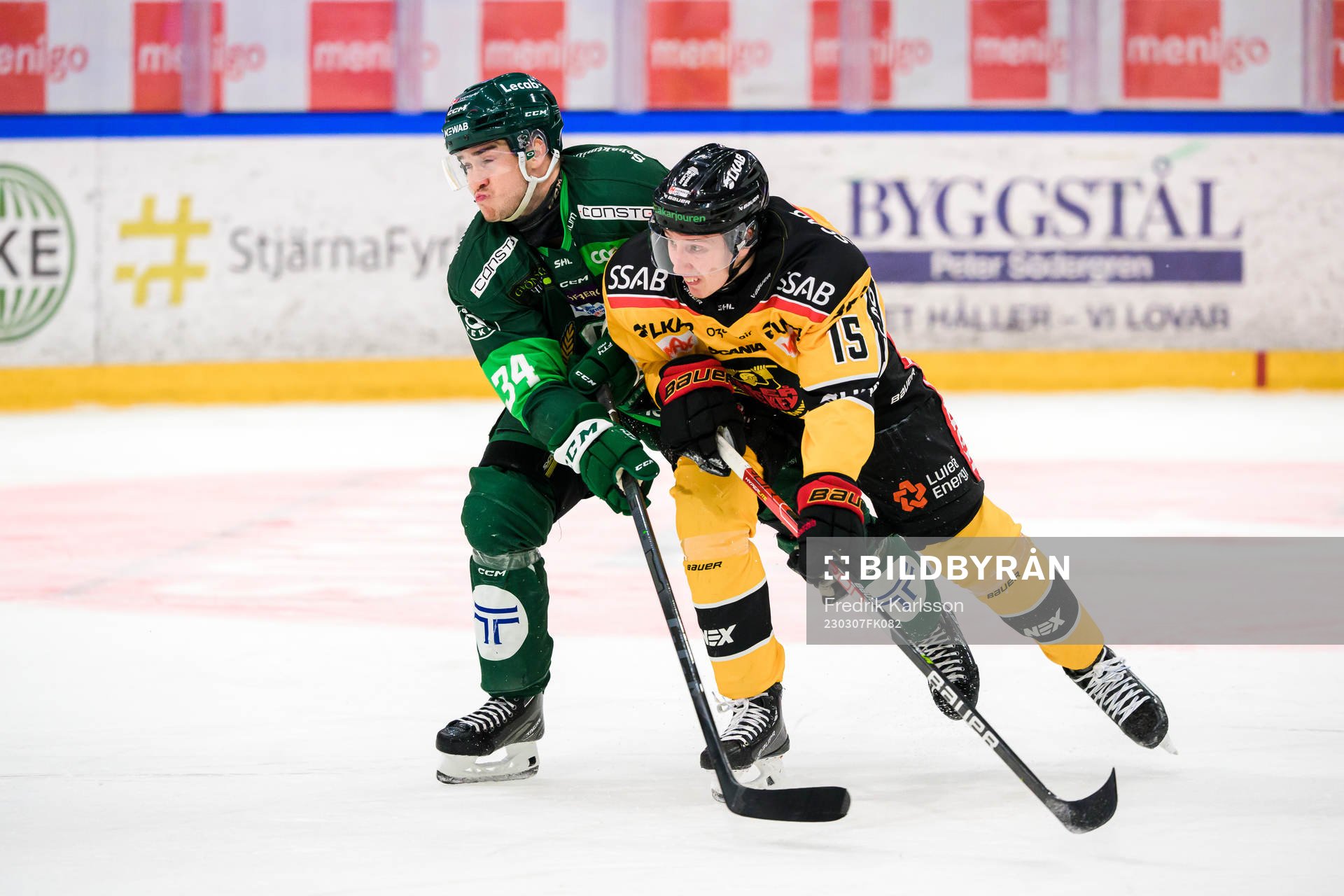 Färjestads Michael Lindqvist och Luleås Carl Mattsson