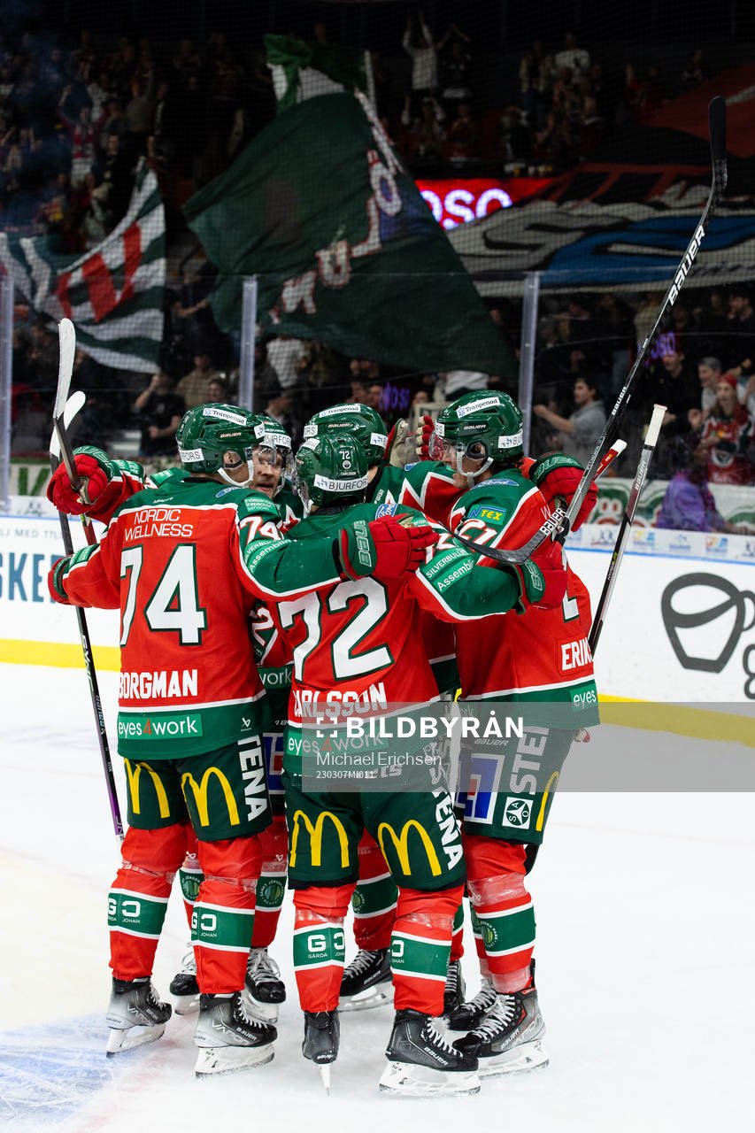 Frölundas Loui Eriksson jublar med lagkamrater