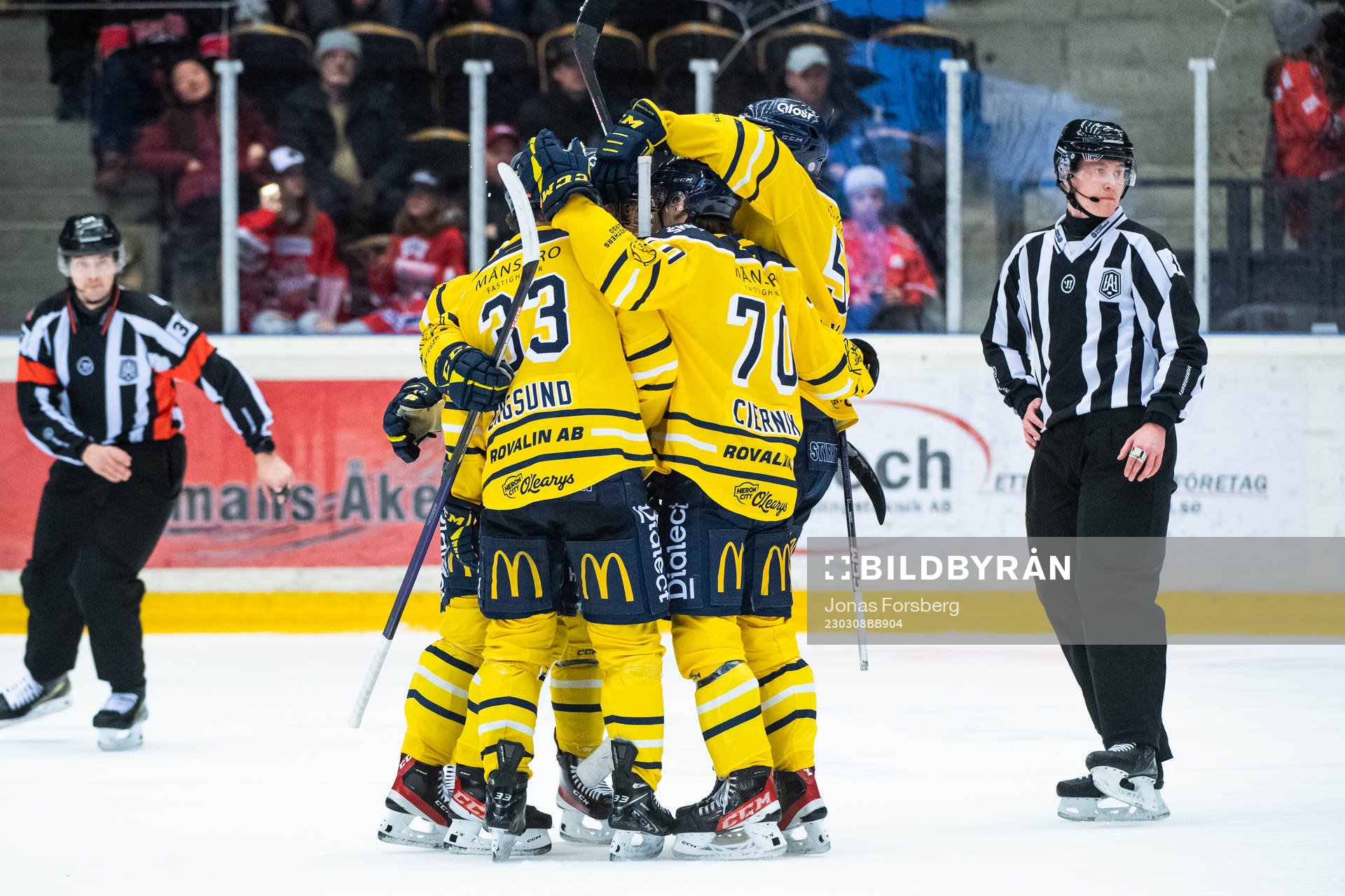 Södertäljes Daniel Norbe jublar