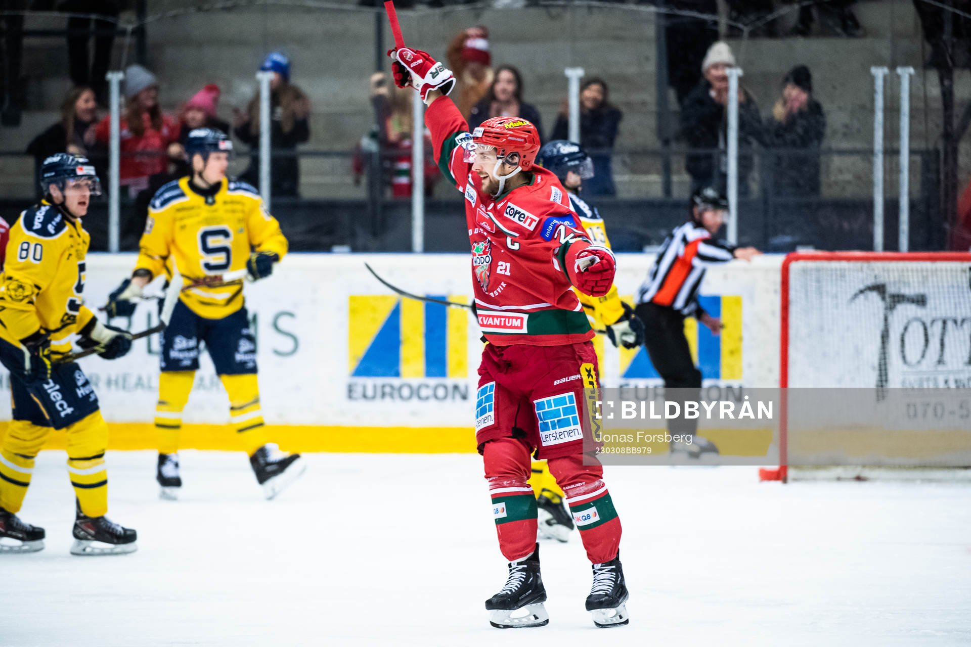 Modos Emil Wahlberg jublar