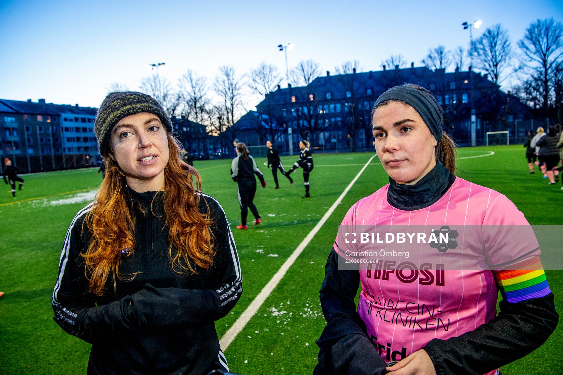 Las Presidentas Siri Ahlström och Backarna FFs Paulina