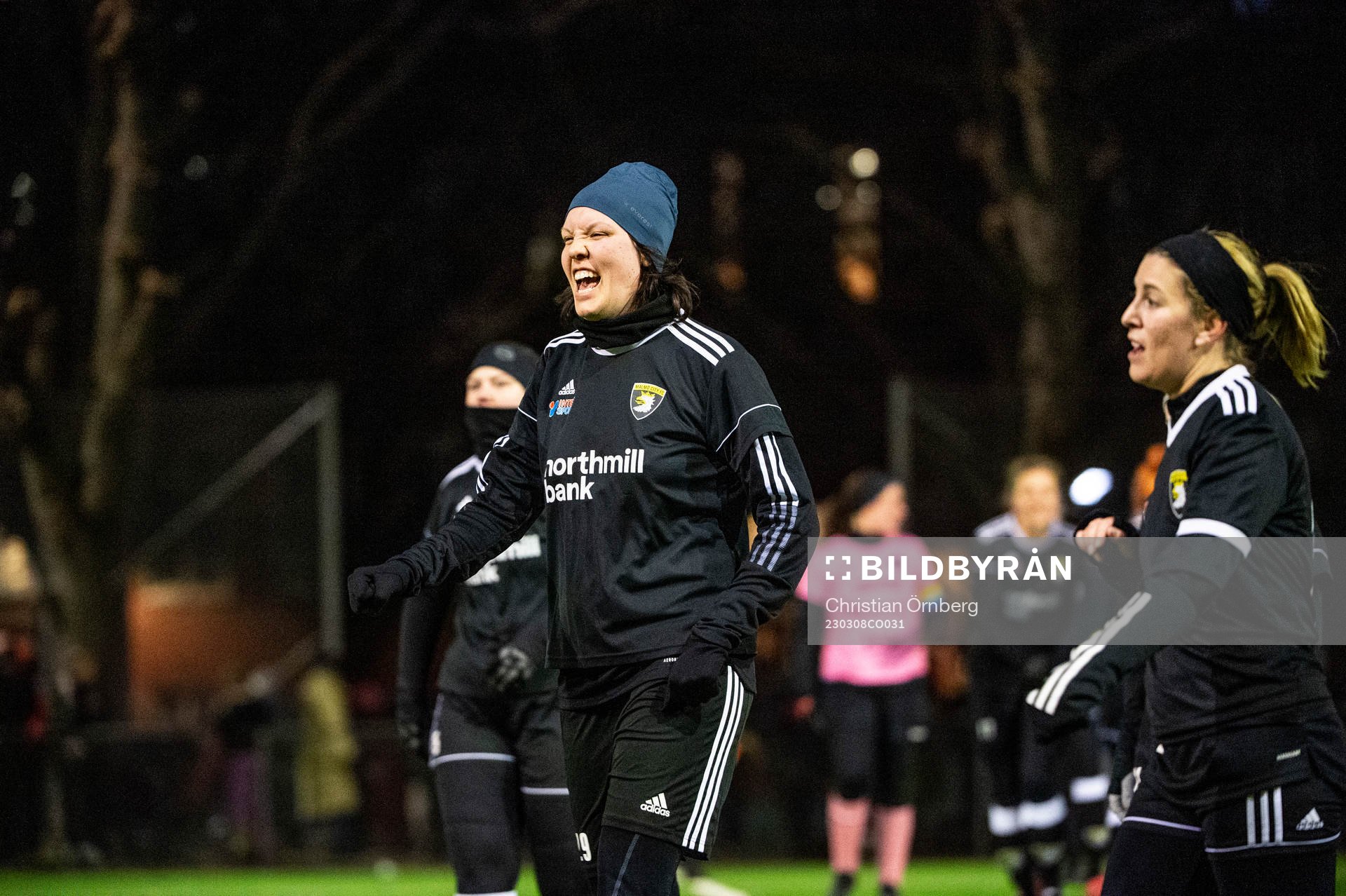 Las Presidentas spelare jublar under en vänskapsmatch mellan Backarna och Las Presidentas den 8 mars 2023 i Malmö. 