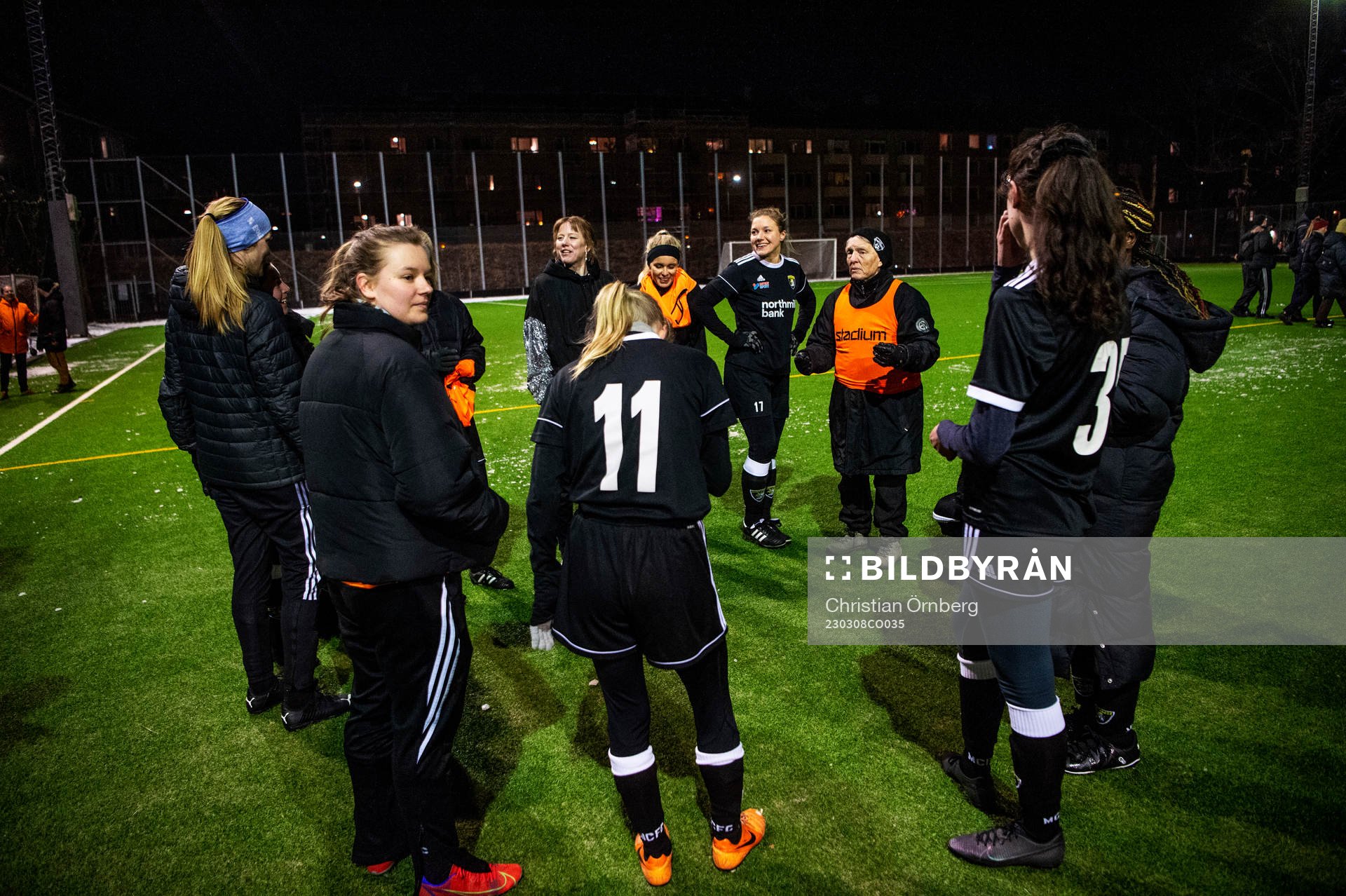 Las Presidentas spelare jublar under en vänskapsmatch mellan Backarna och Las Presidentas den 8 mars 2023 i Malmö. 