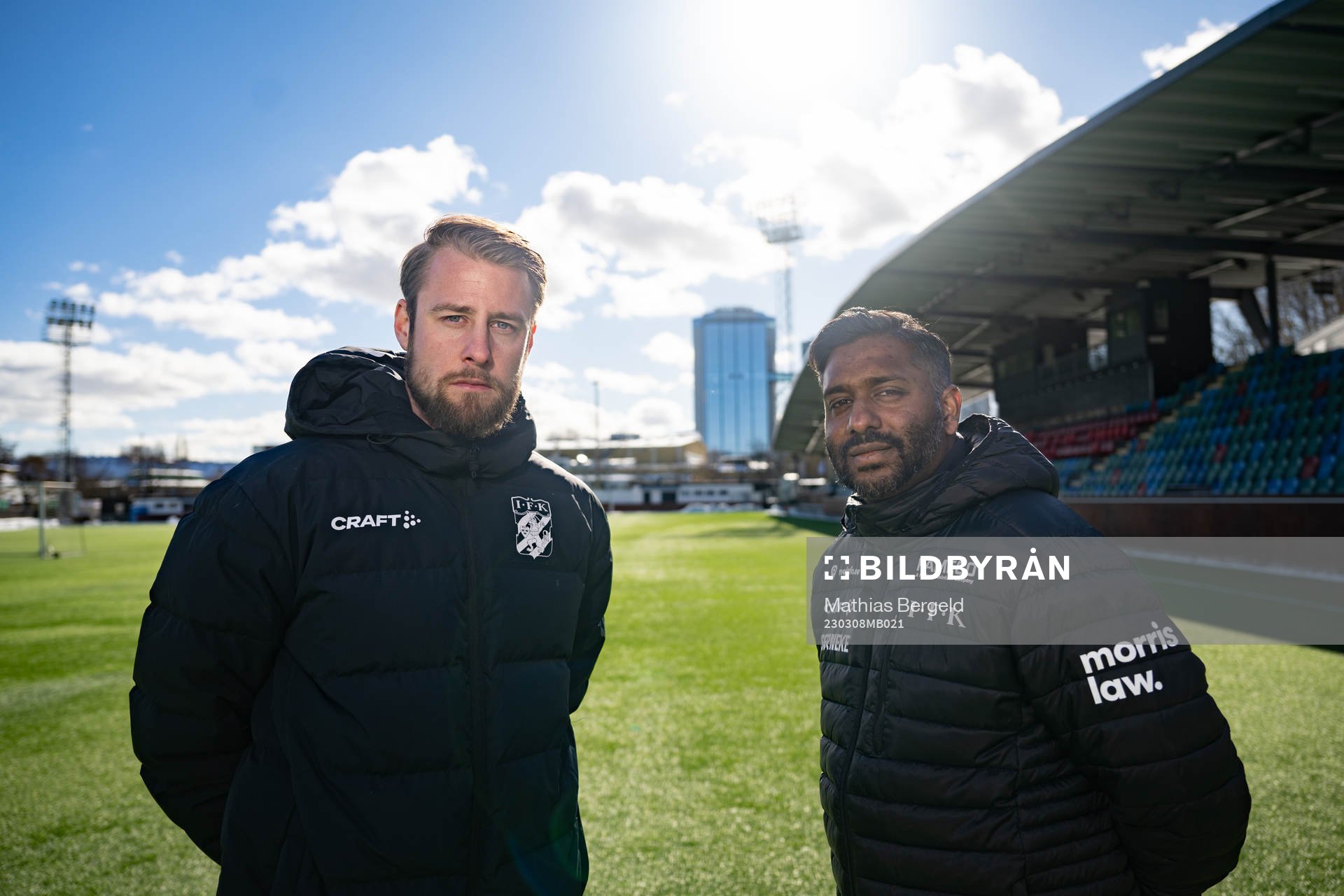 Tillfälliga huvudtränarna William Lundin och Alexander Tengryd efter en träning med IFK Göteborg den 8 mars 2023 i Göteborg. 