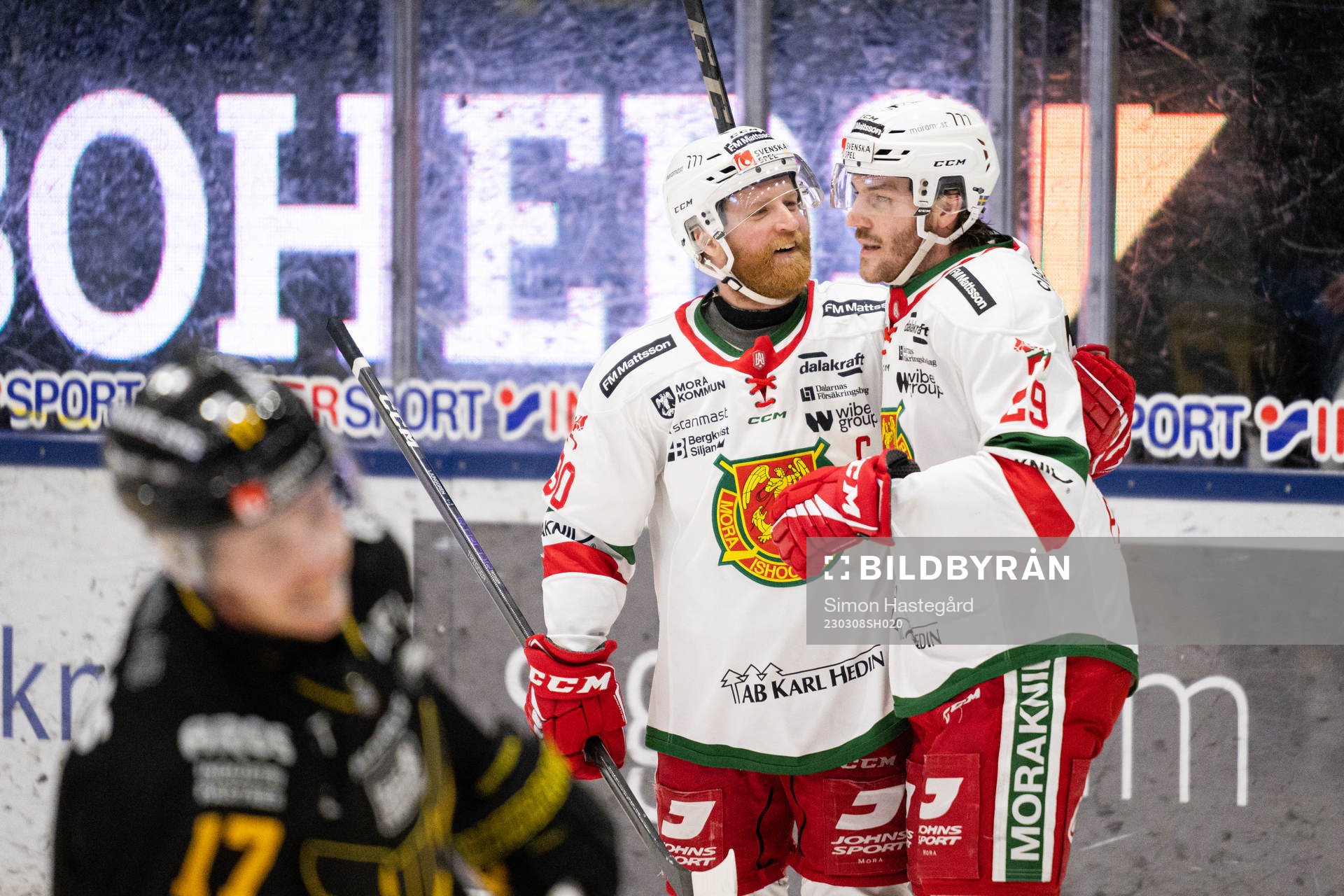 Moras Daniel Ljunggren och Johan Persson jublar