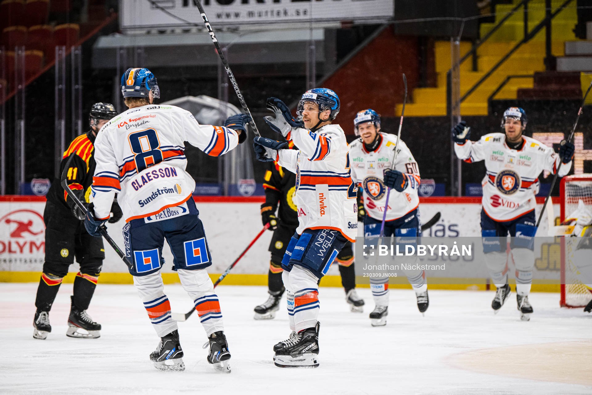 Växjös Ludvig Claesson jublar med lagkamrater